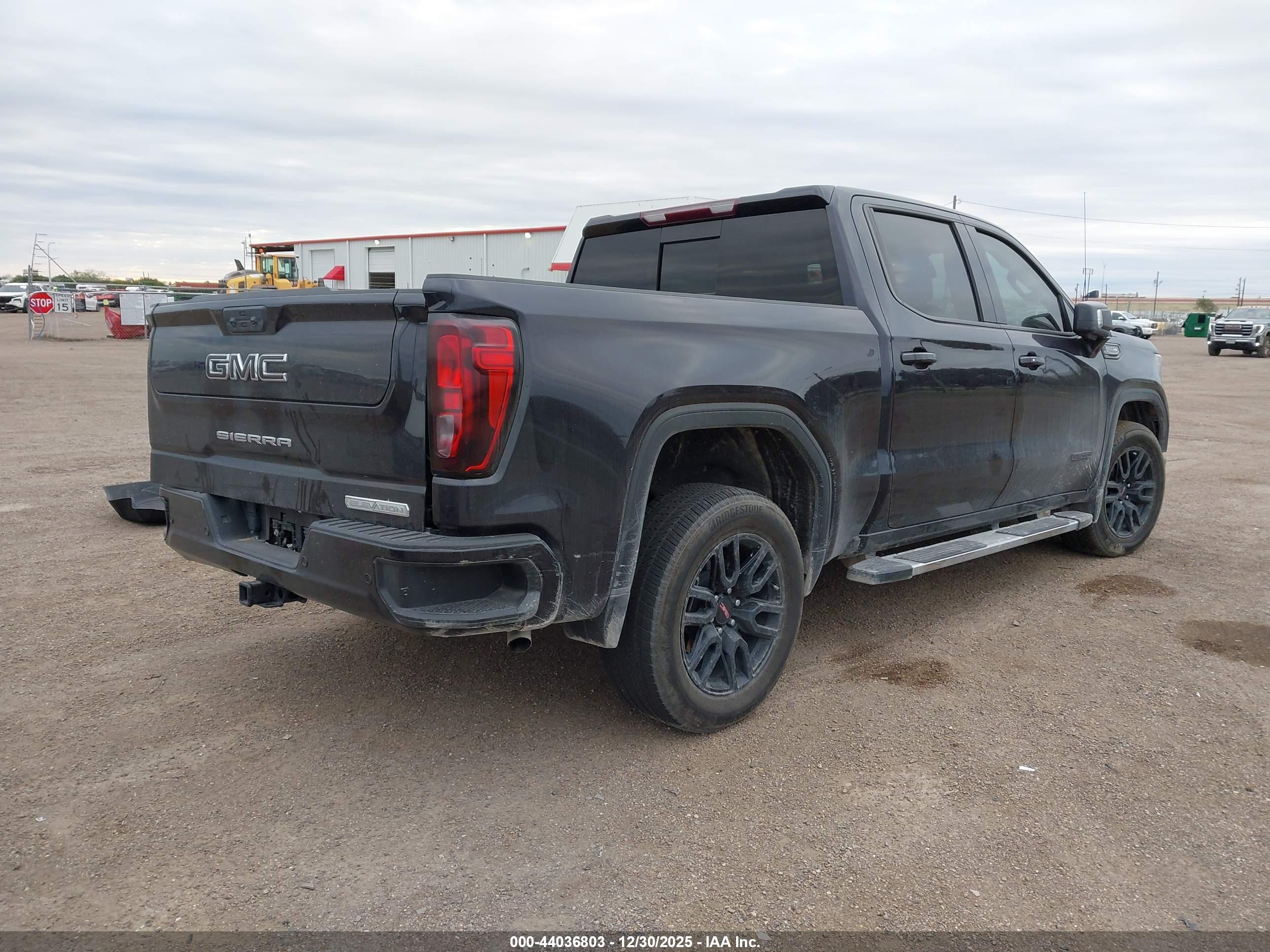 GMC SIERRA image 4