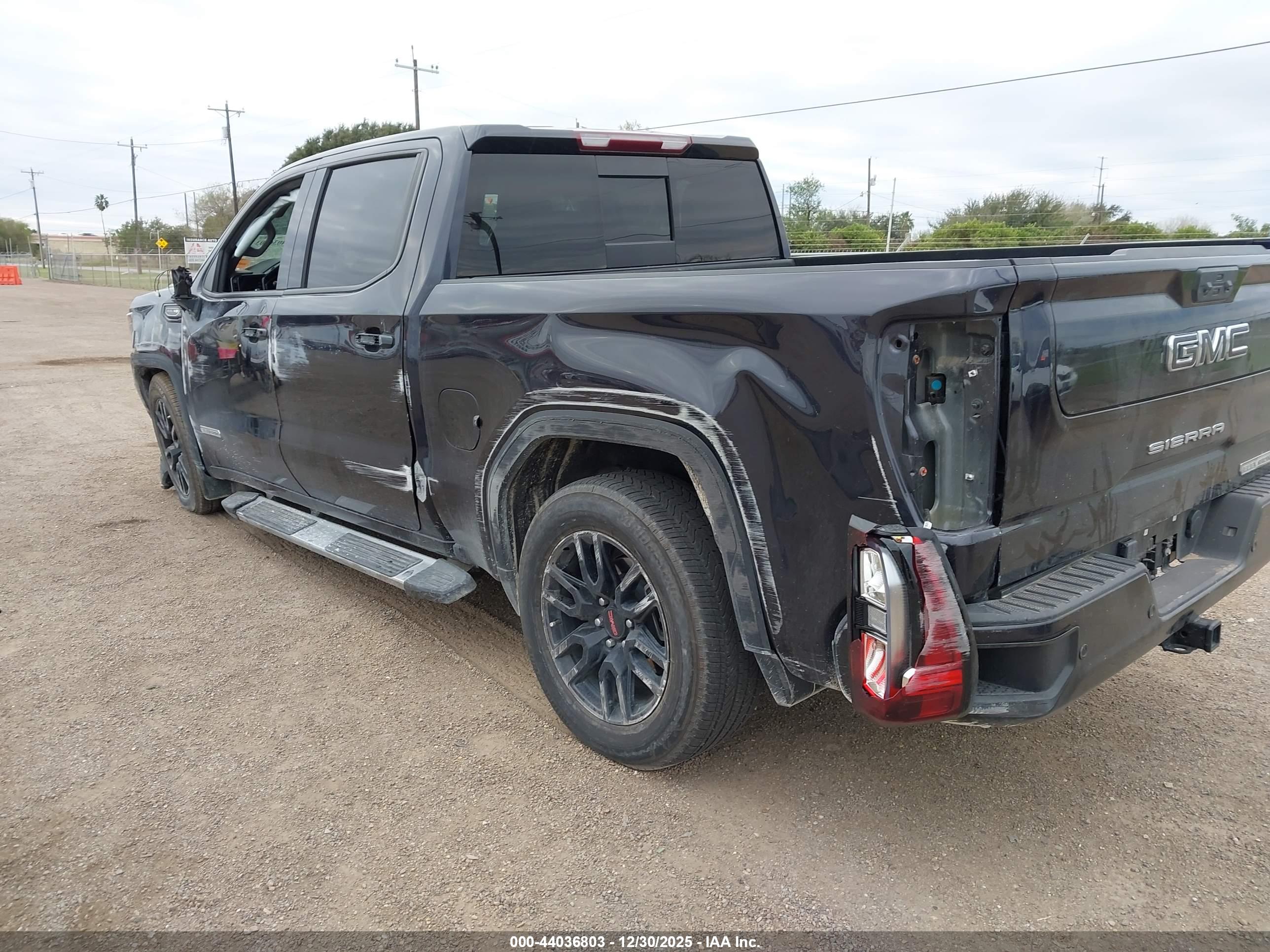 GMC SIERRA image 6