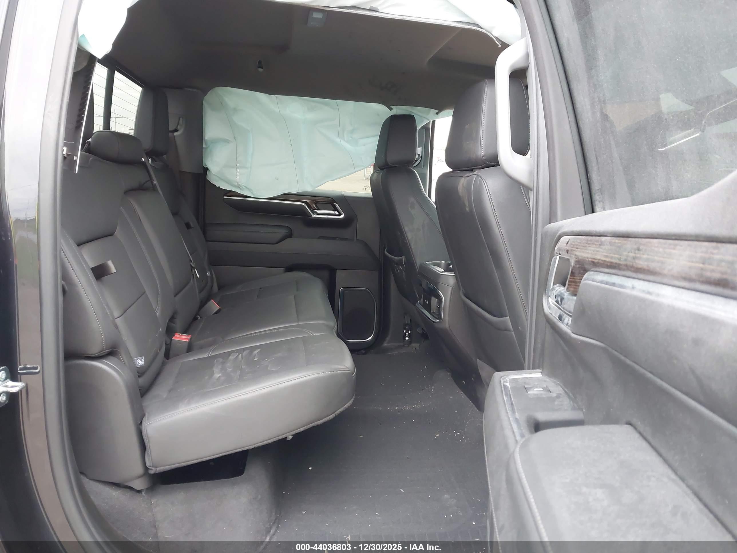 GMC SIERRA image 8
