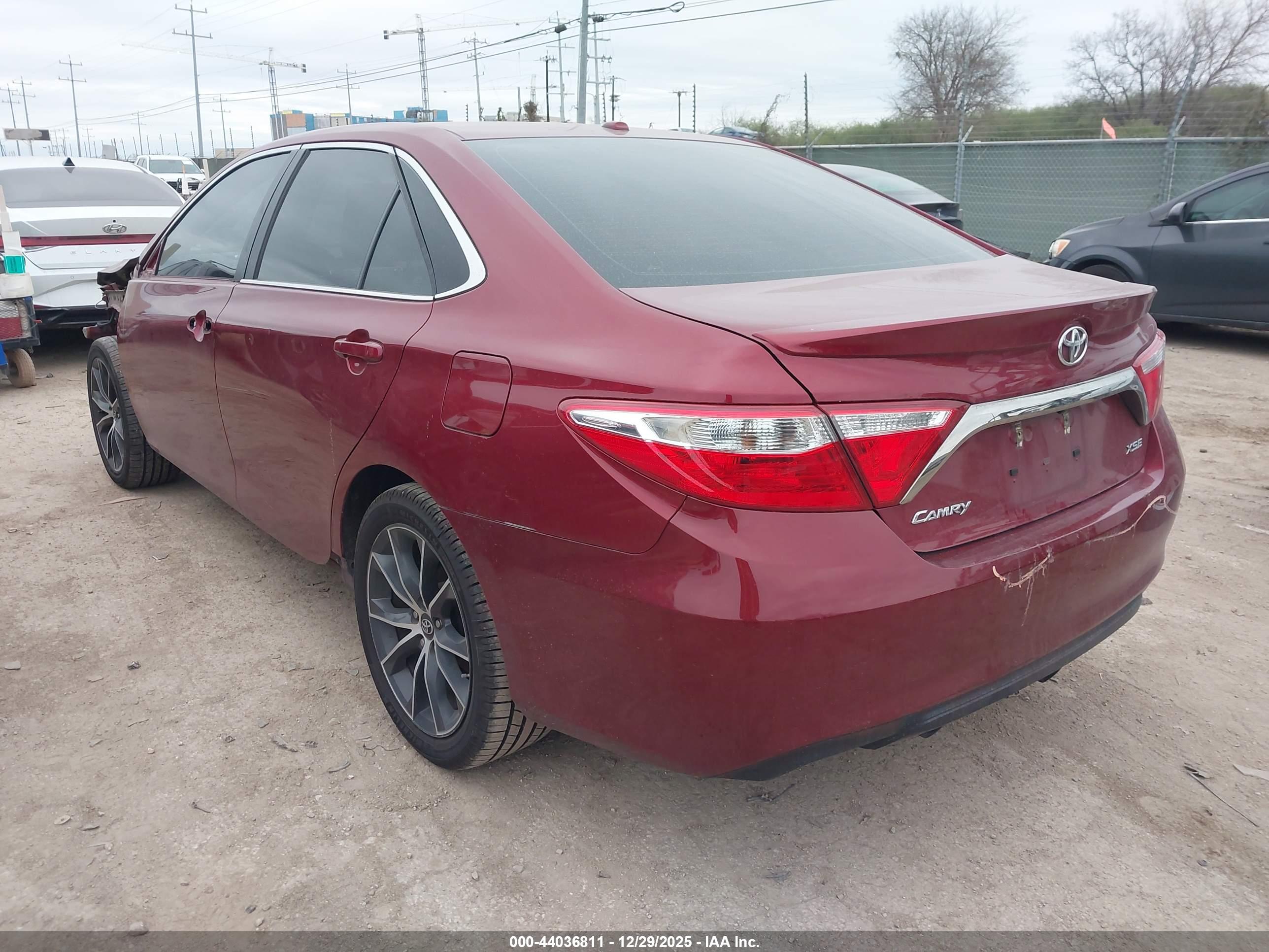 TOYOTA CAMRY image 3