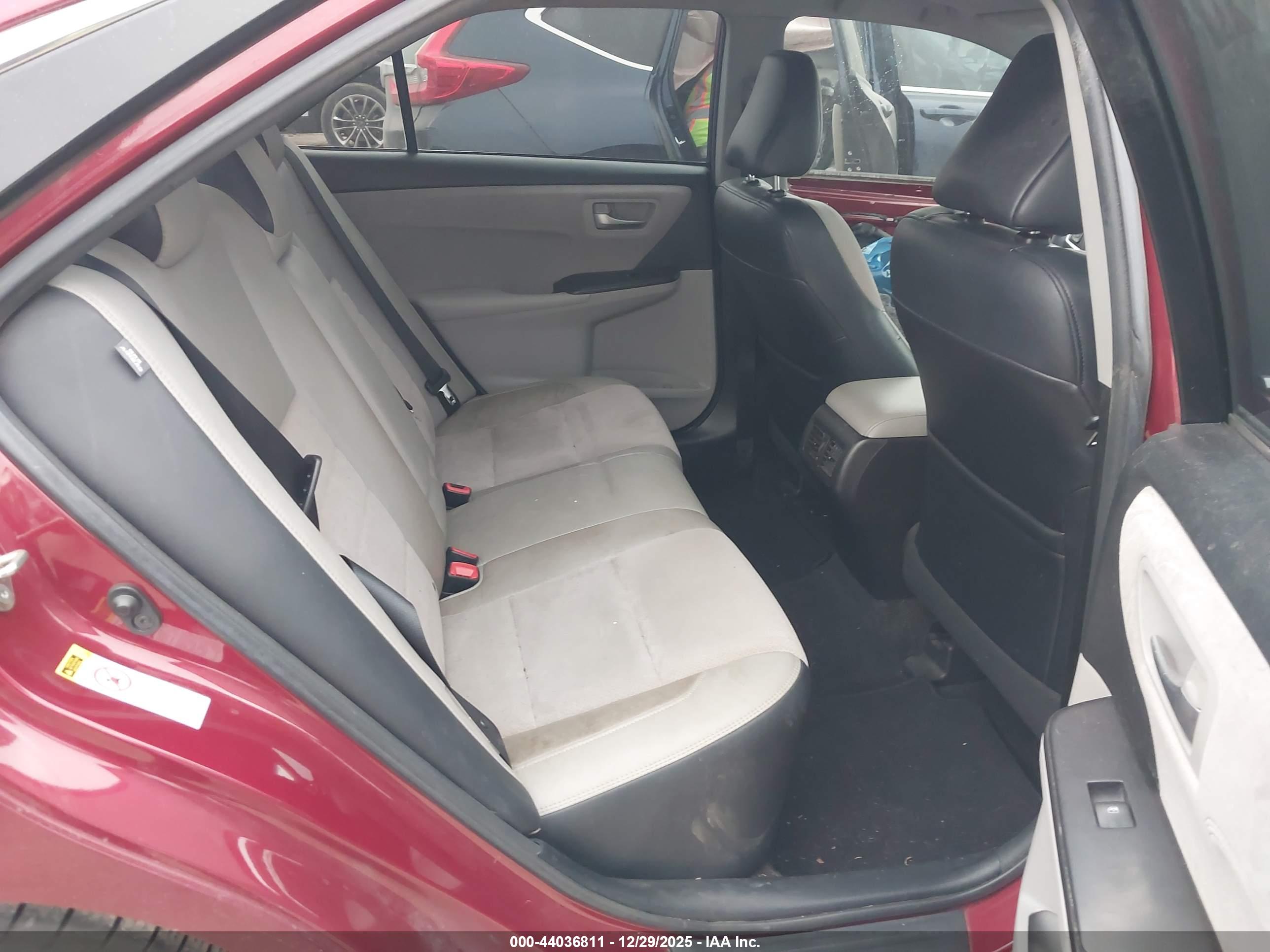 TOYOTA CAMRY image 8