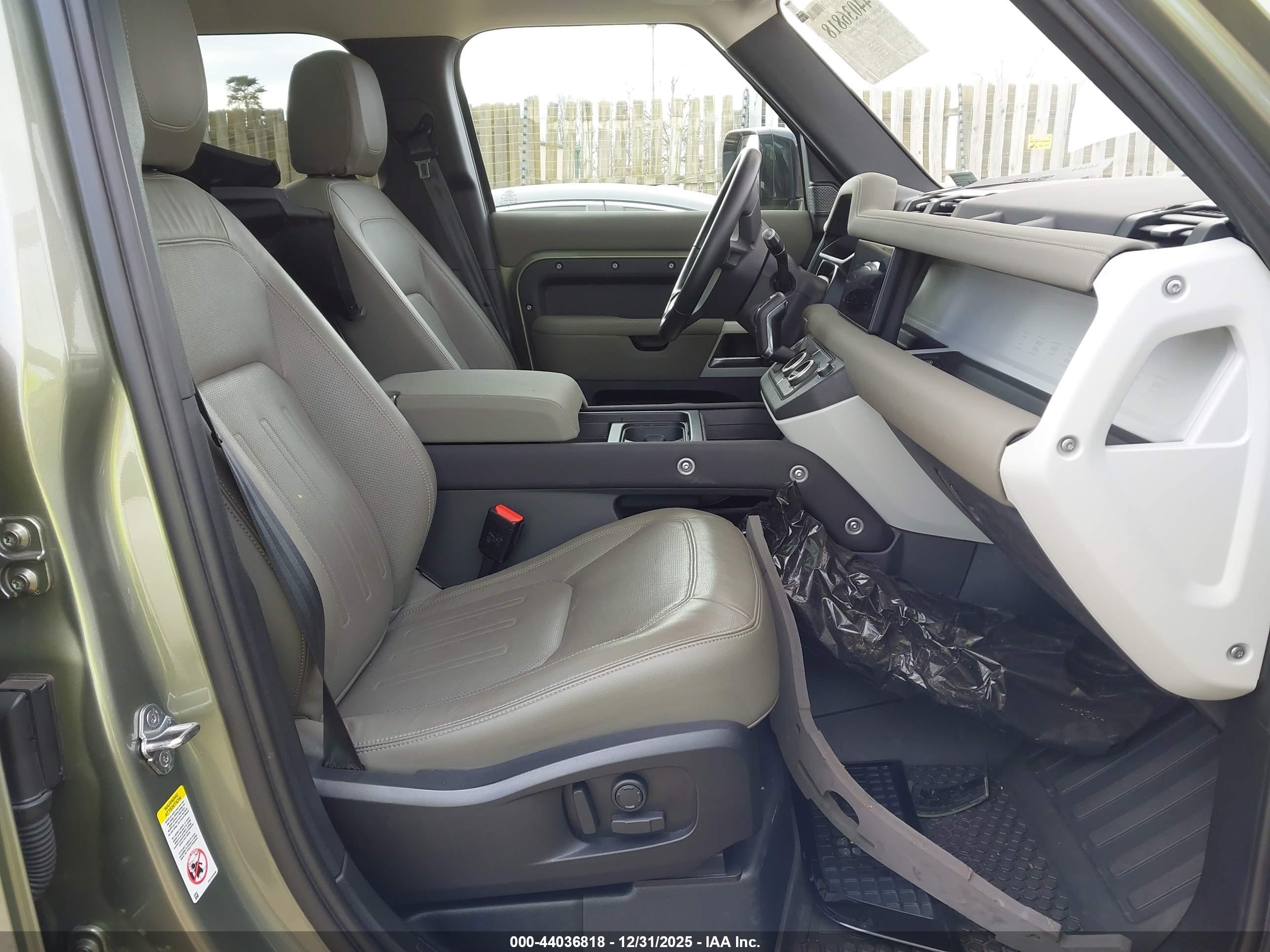 LAND ROVER image 5
