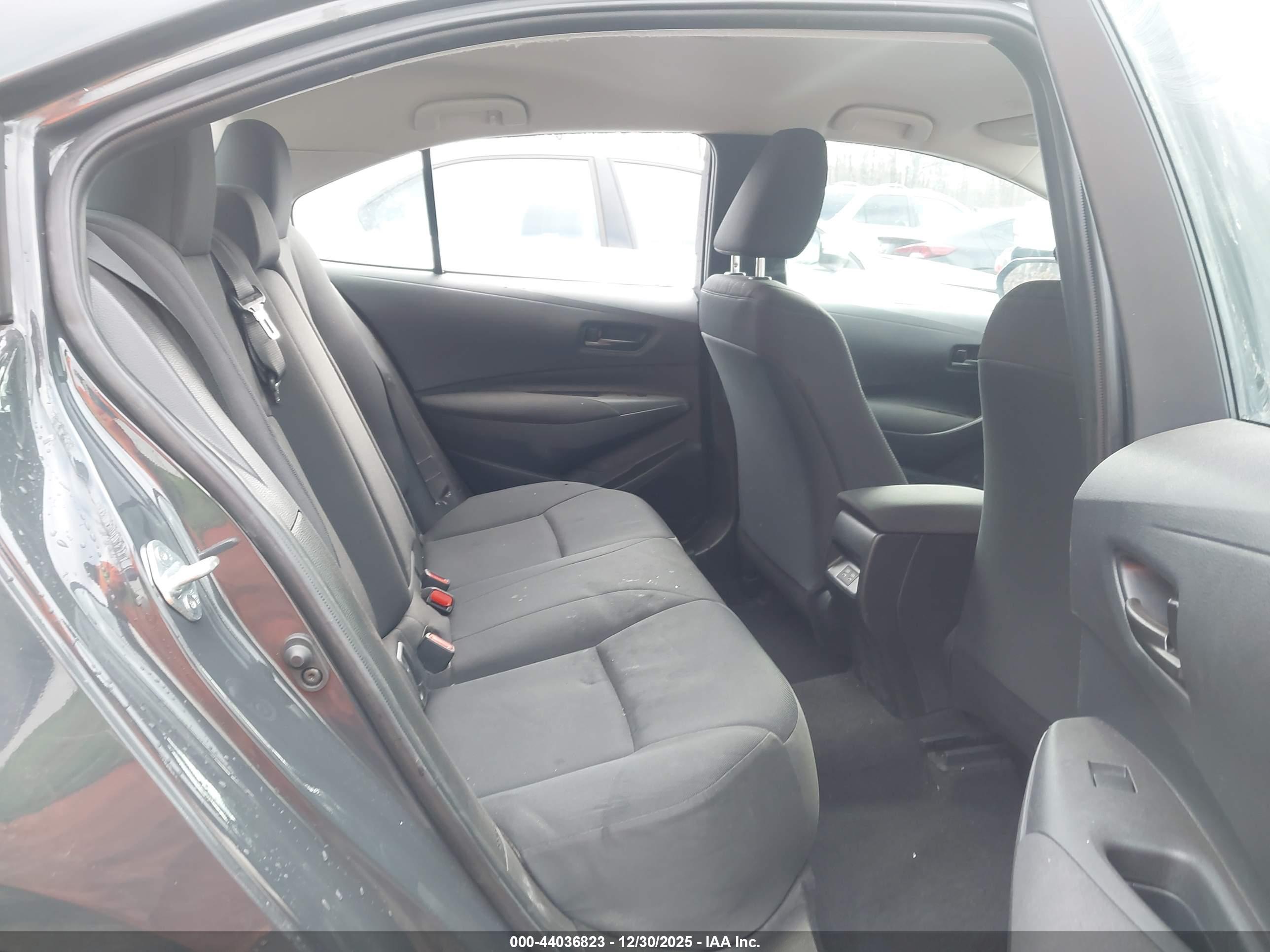 TOYOTA COROLLA image 8