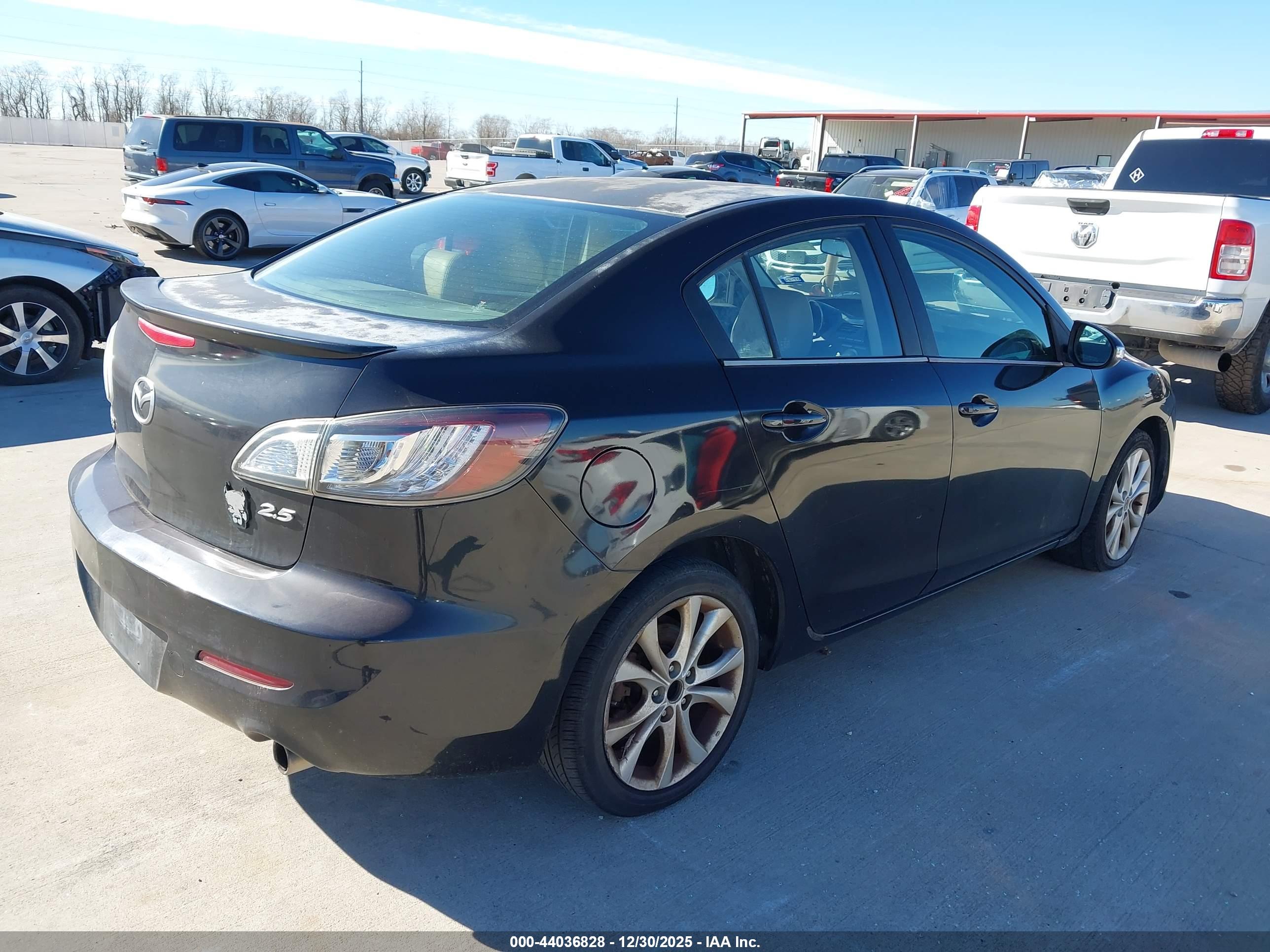 MAZDA MAZDA3 image 4