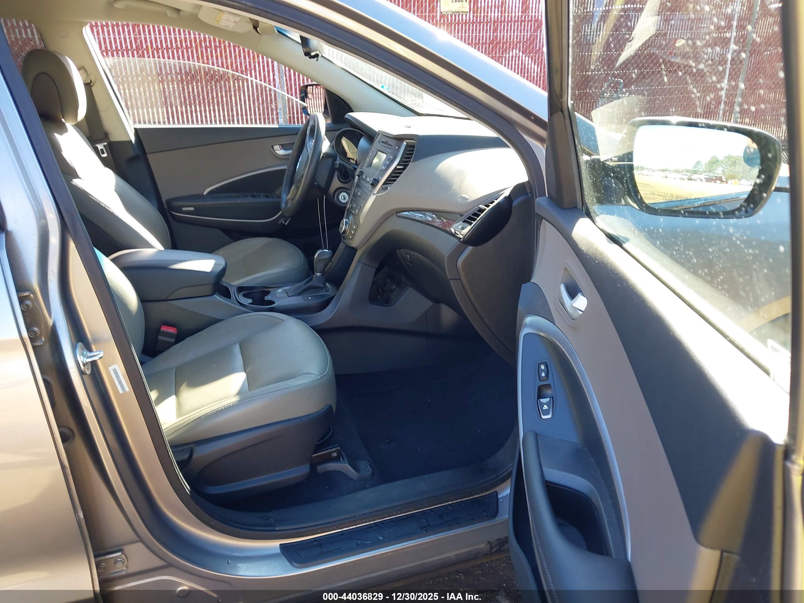 HYUNDAI SANTA image 5