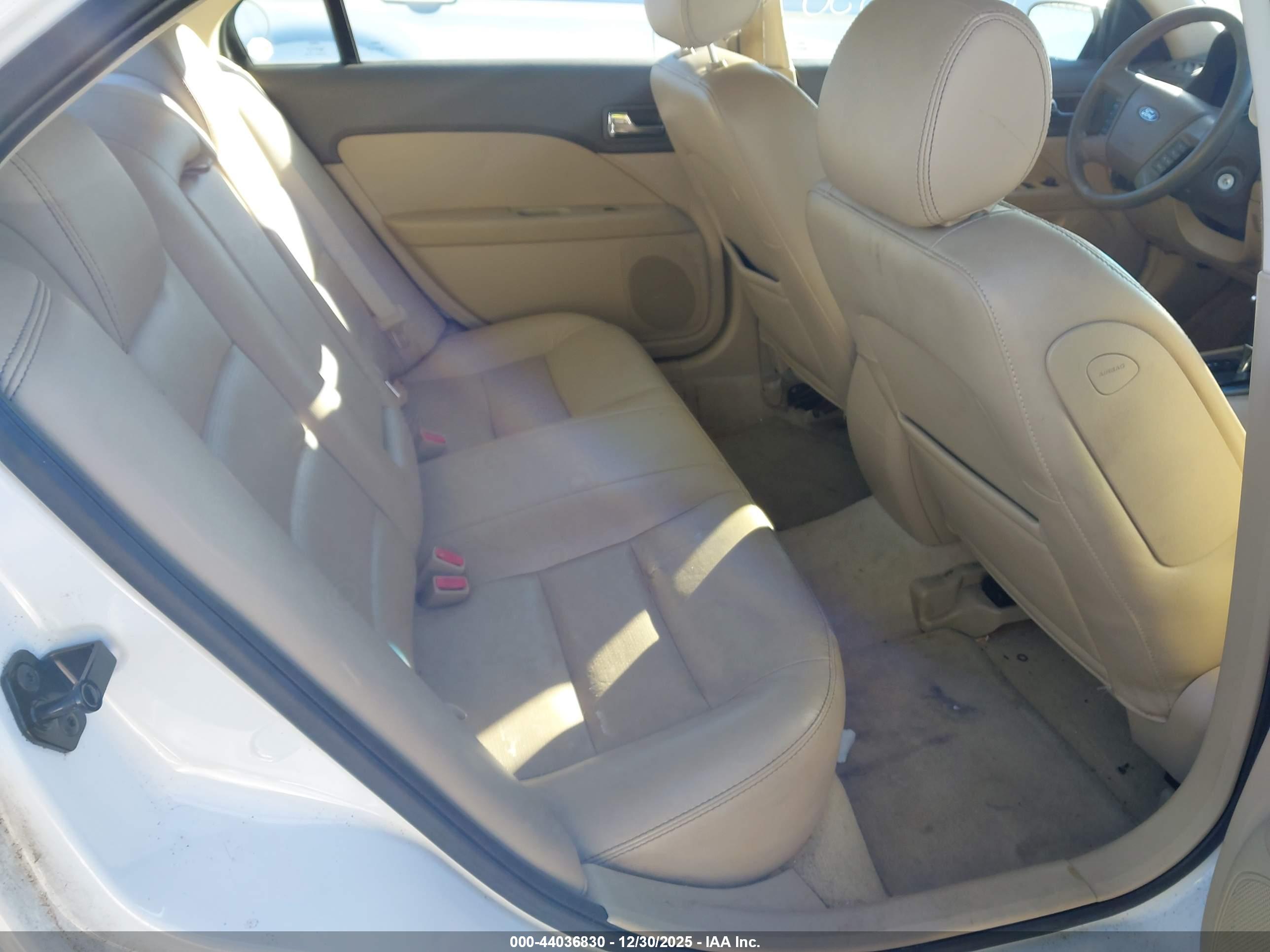 FORD FUSION image 8
