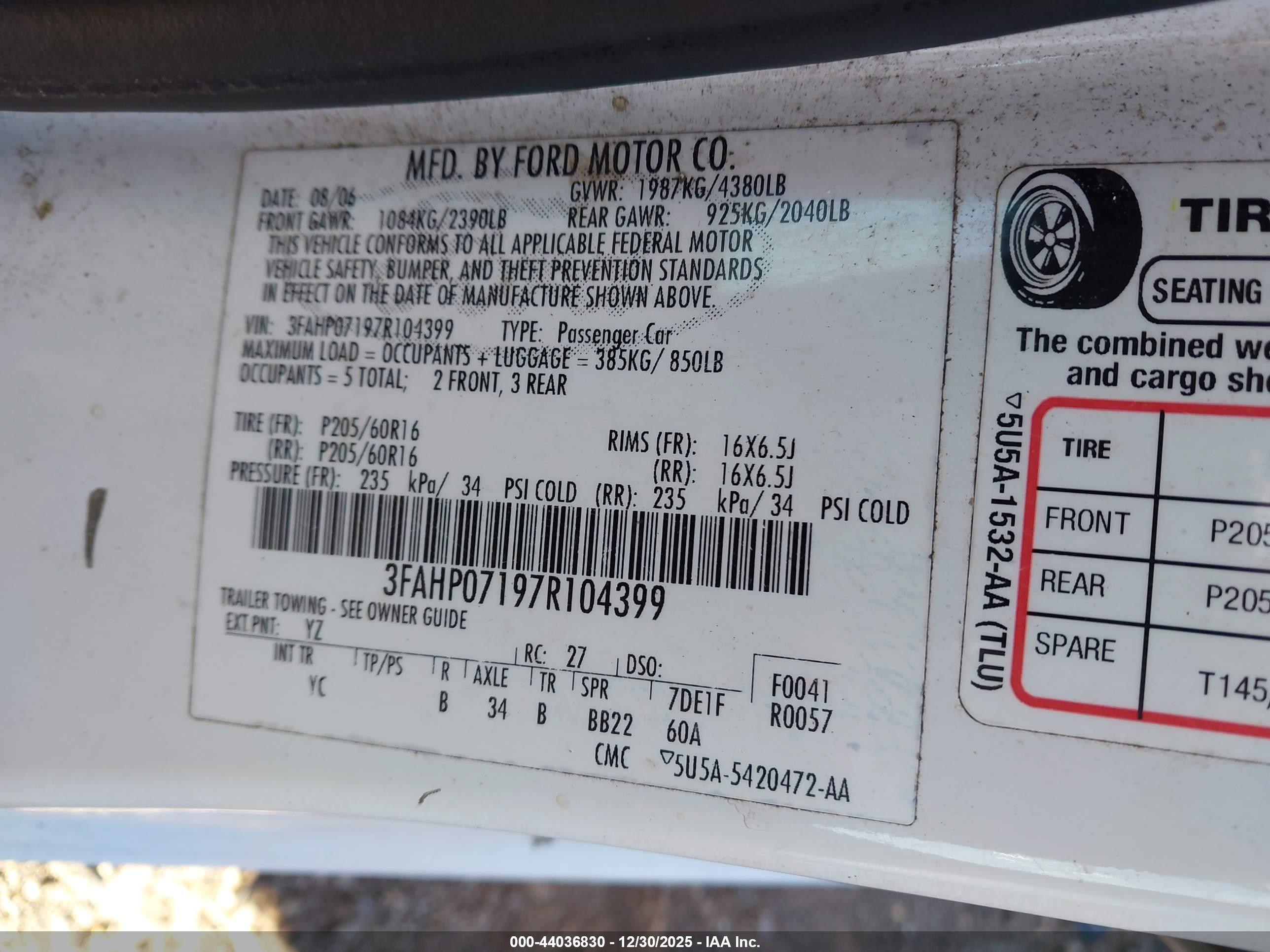 FORD FUSION image 9