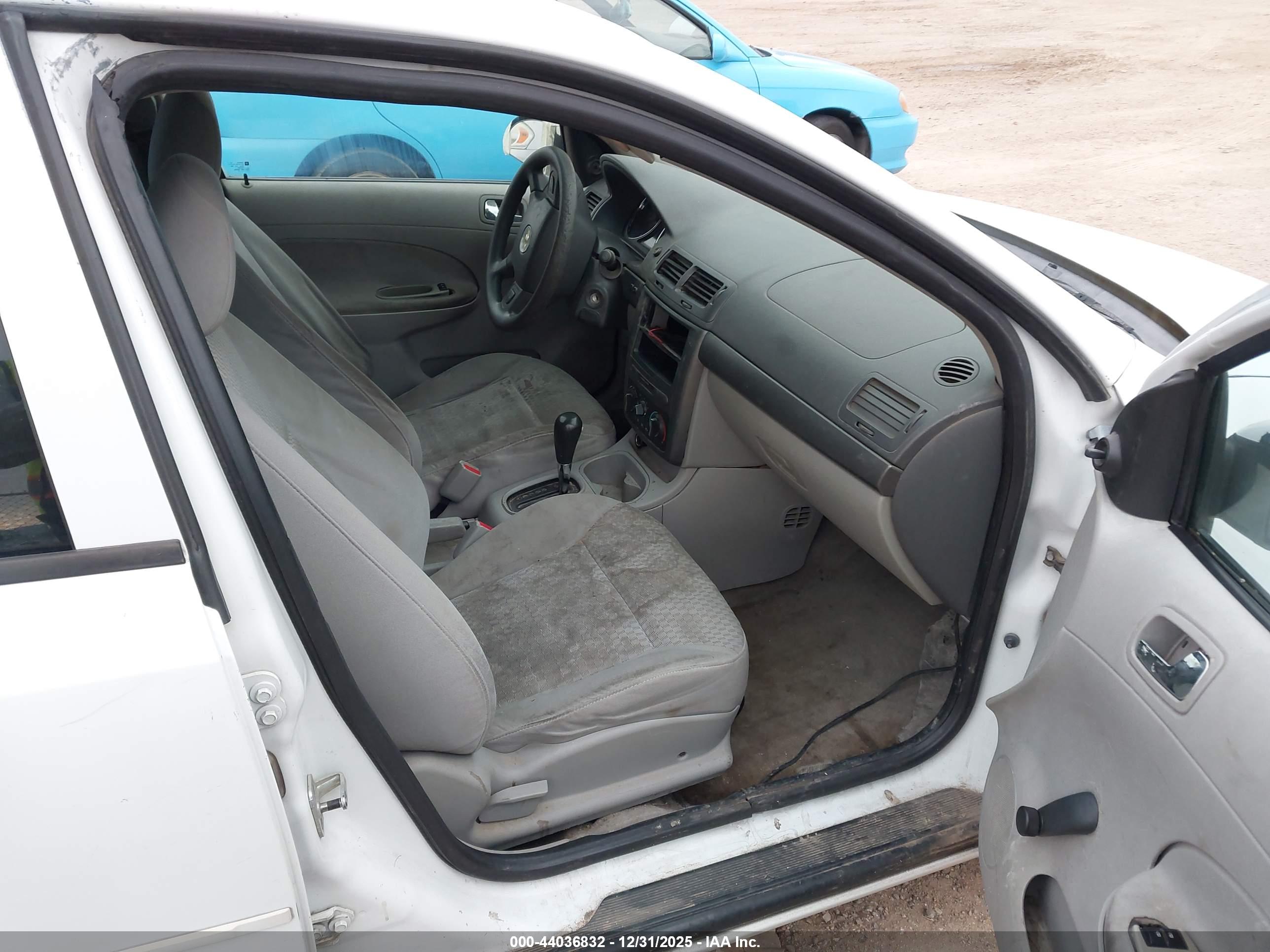 CHEVROLET COBALT image 5