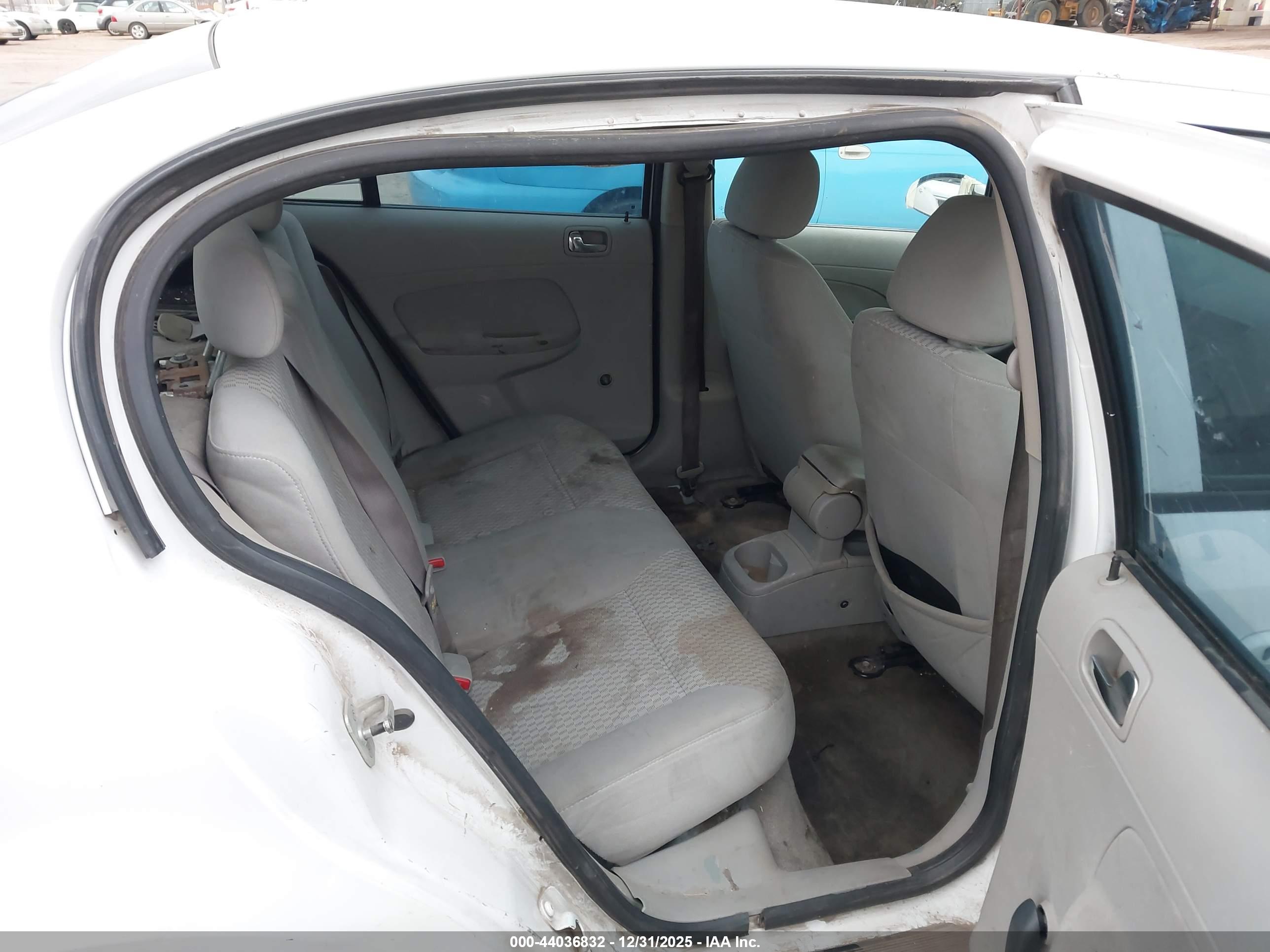 CHEVROLET COBALT image 8