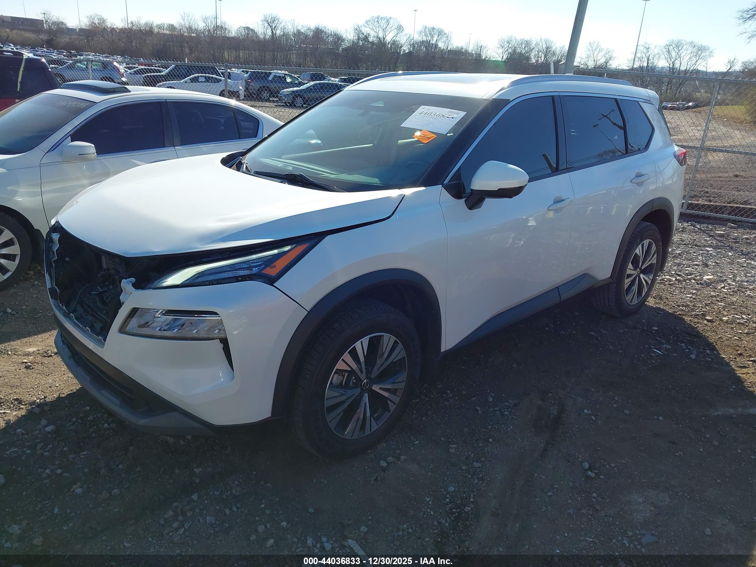 NISSAN ROGUE image 2