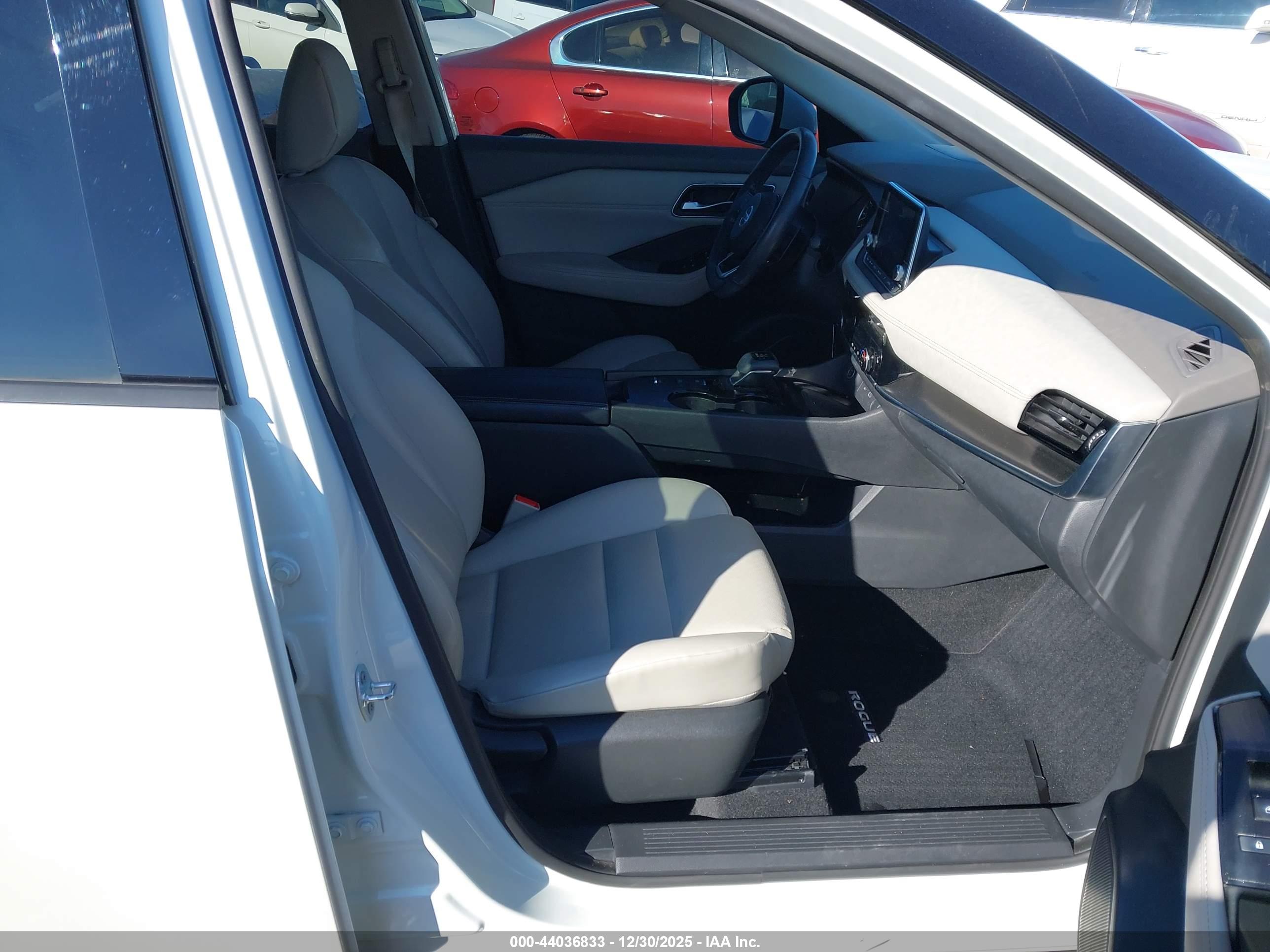 NISSAN ROGUE image 5