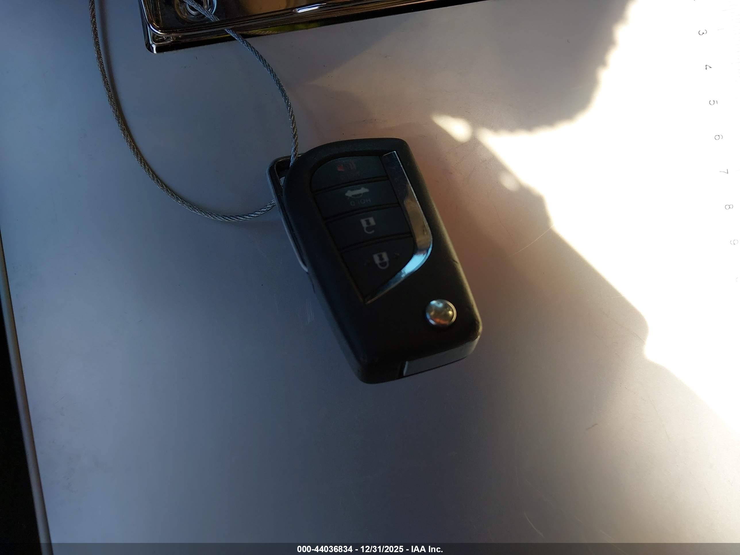 TOYOTA CAMRY image 11