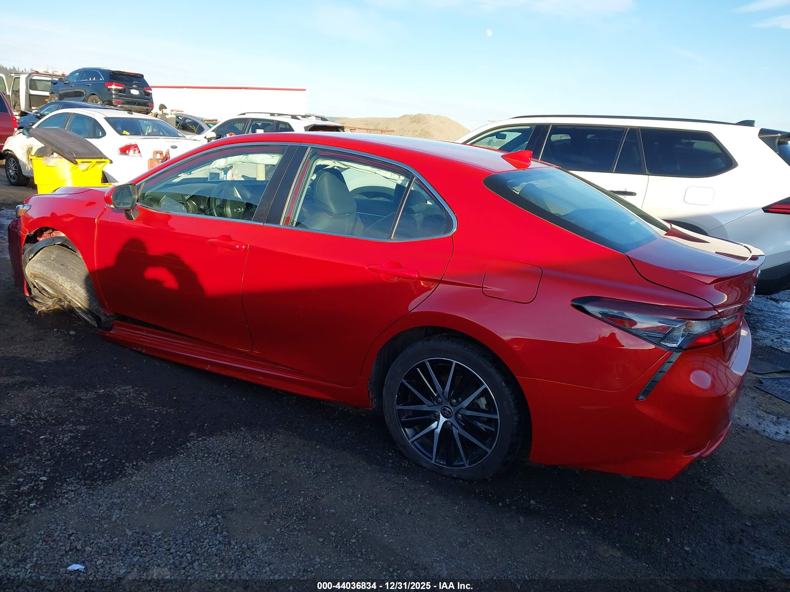 TOYOTA CAMRY image 3