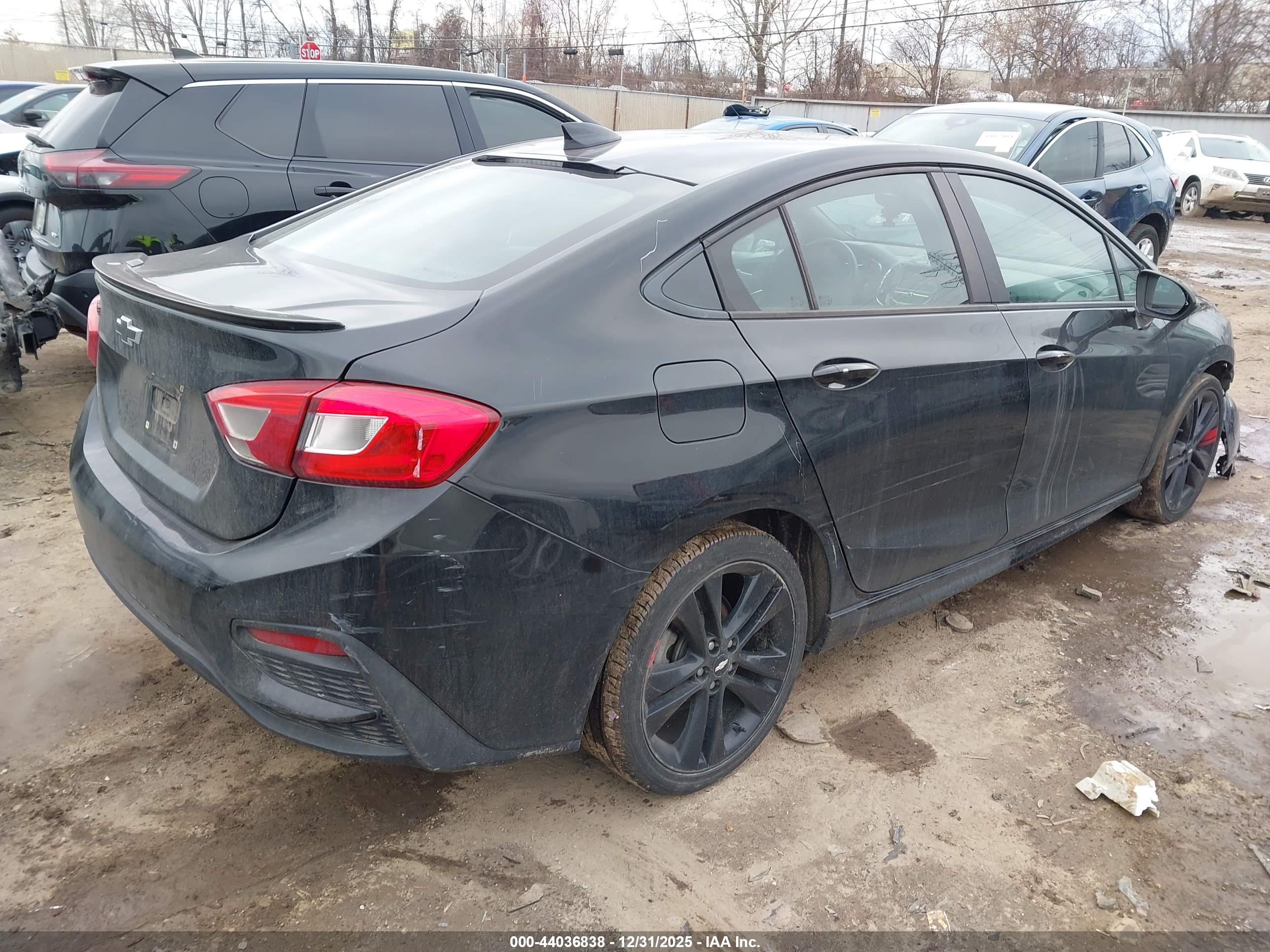 CHEVROLET CRUZE image 4