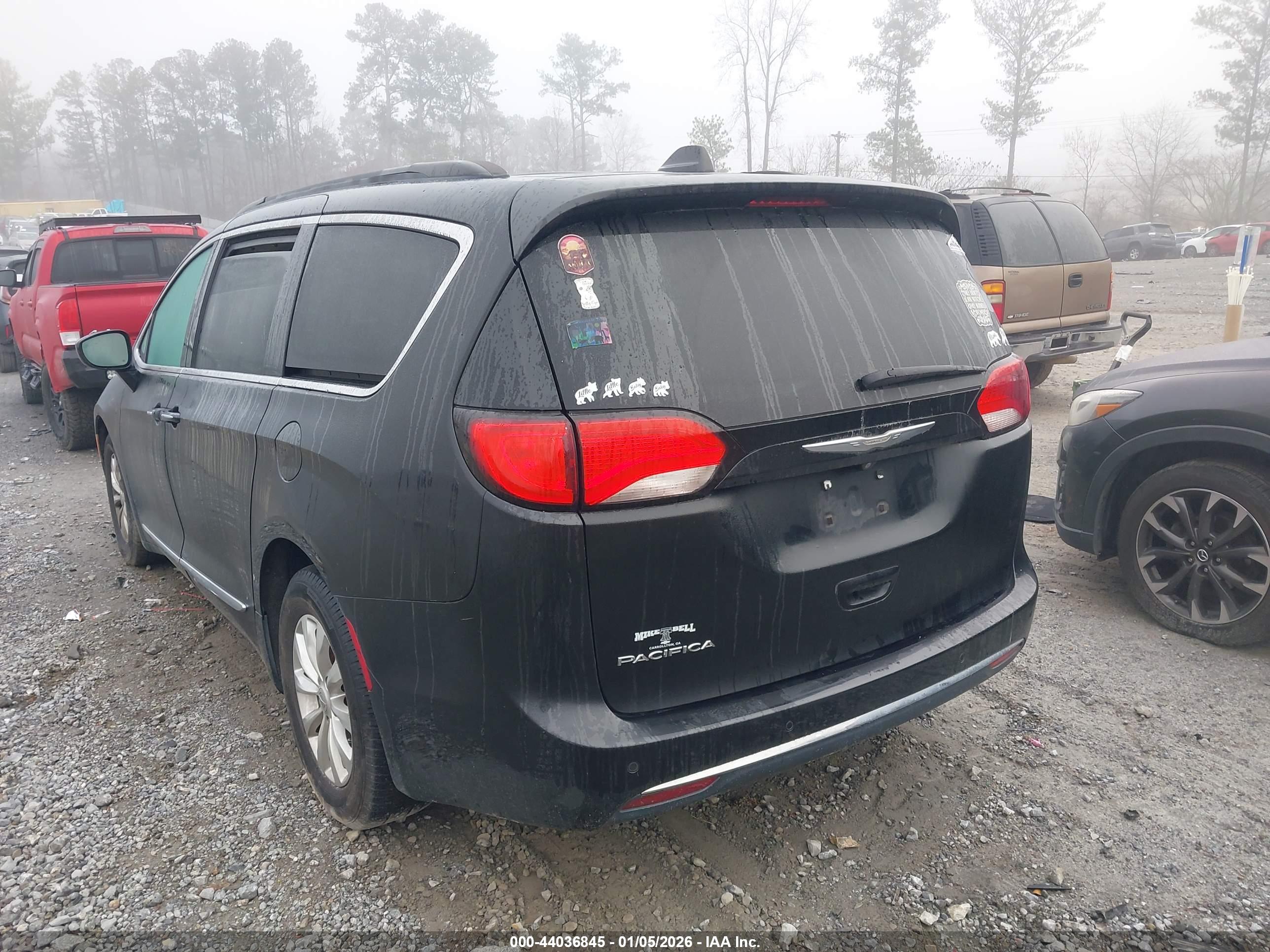 CHRYSLER PACIFICA image 3