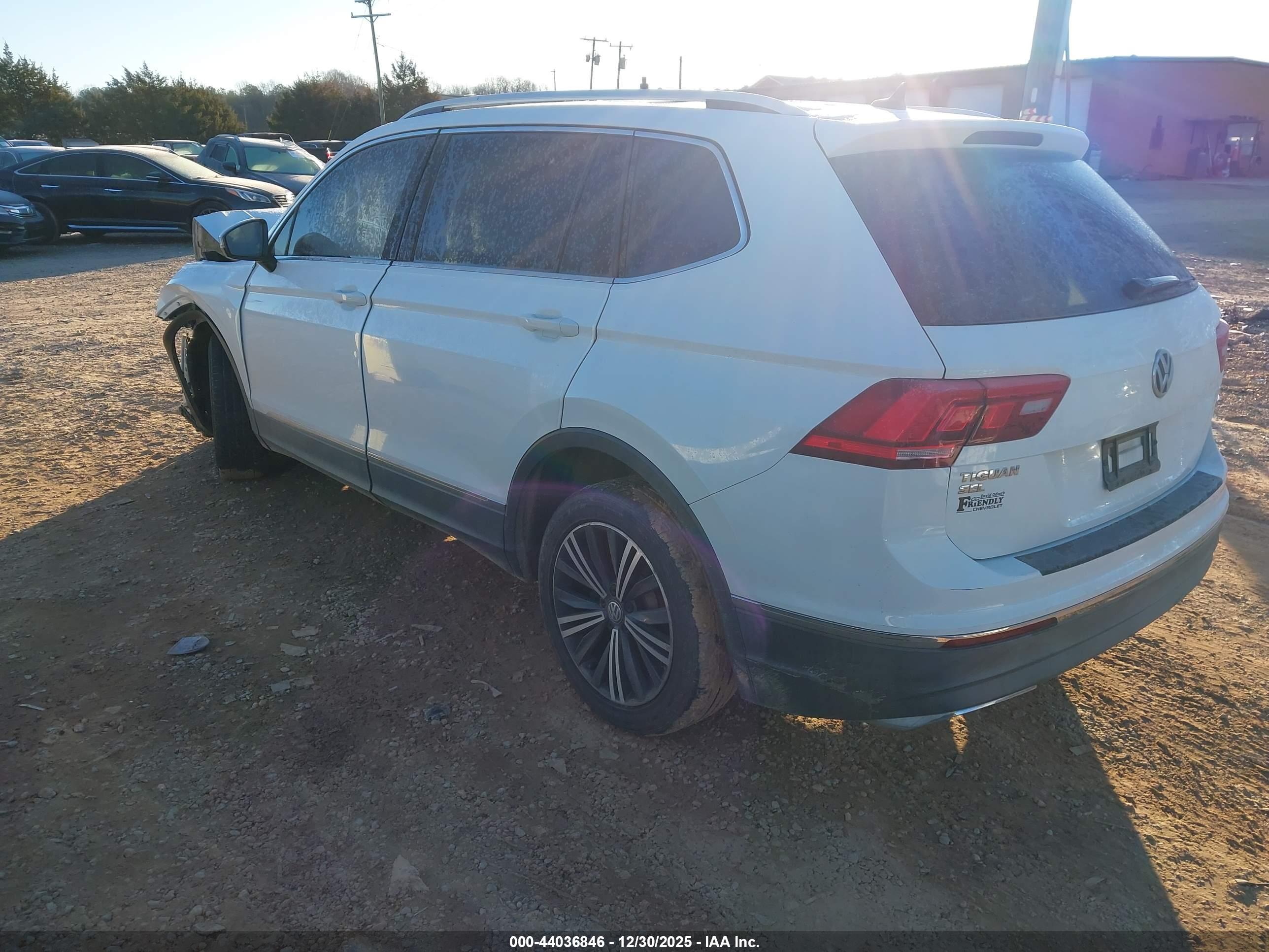 VOLKSWAGEN TIGUAN image 3