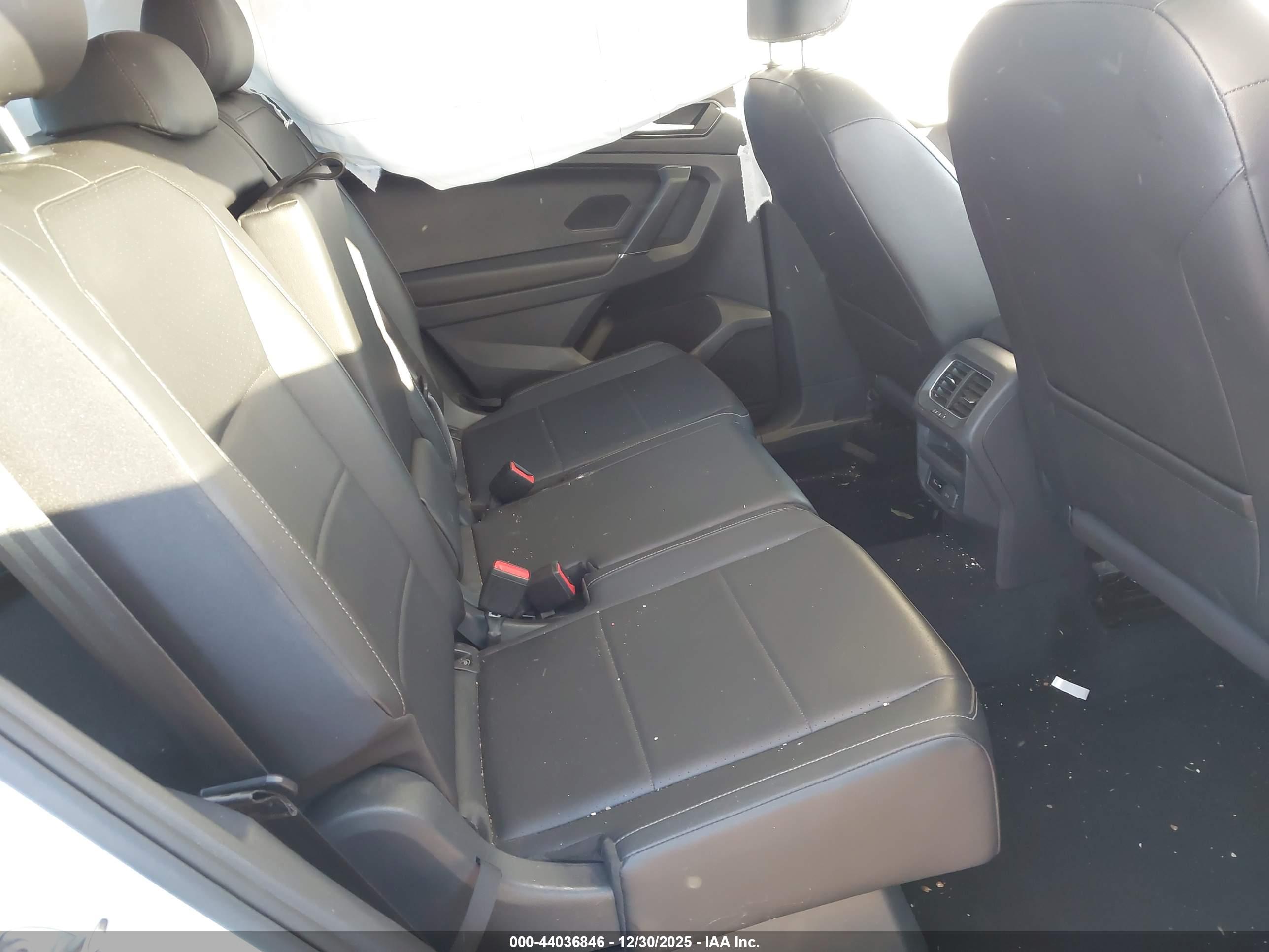 VOLKSWAGEN TIGUAN image 8