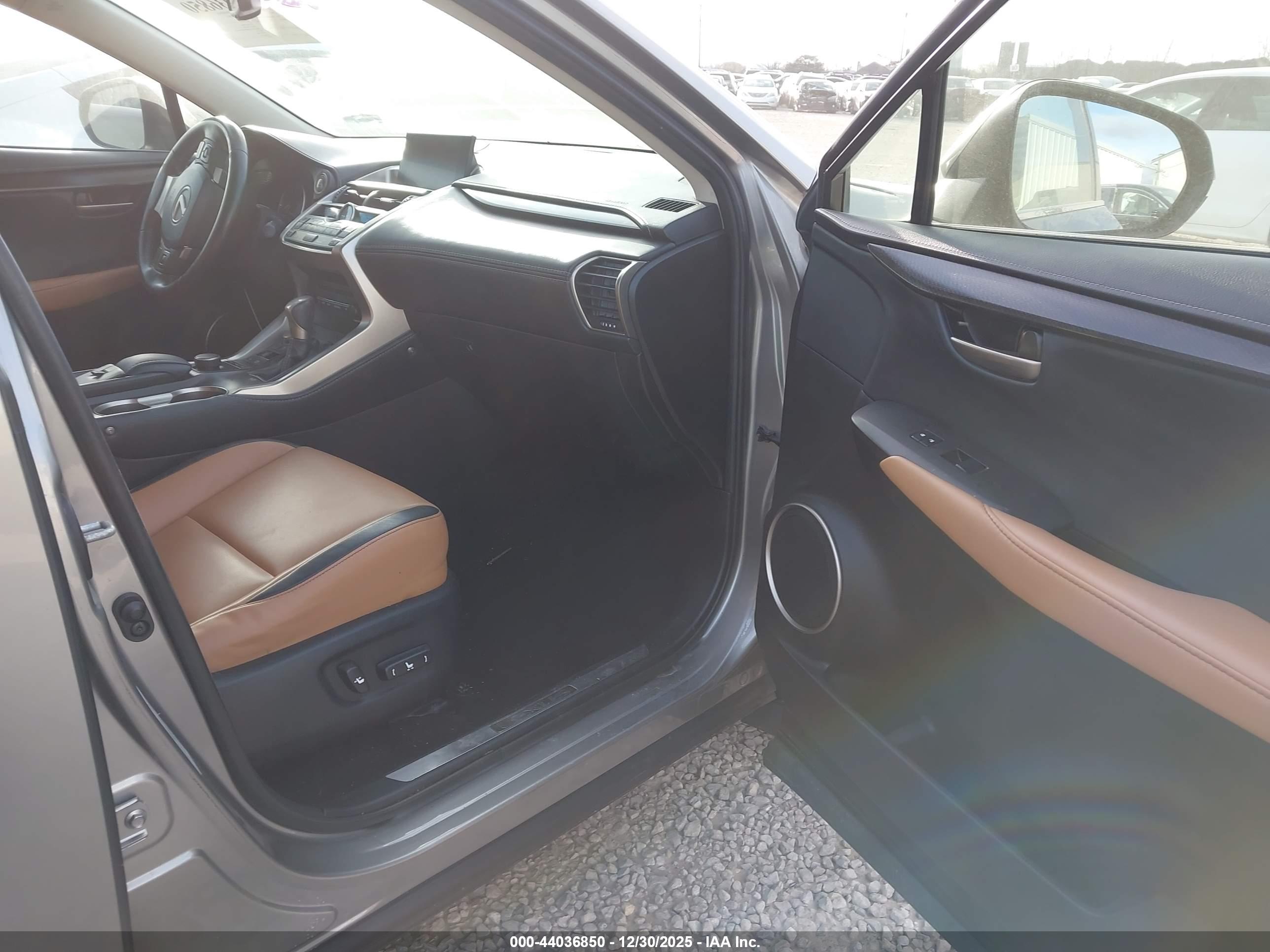 LEXUS NX image 5
