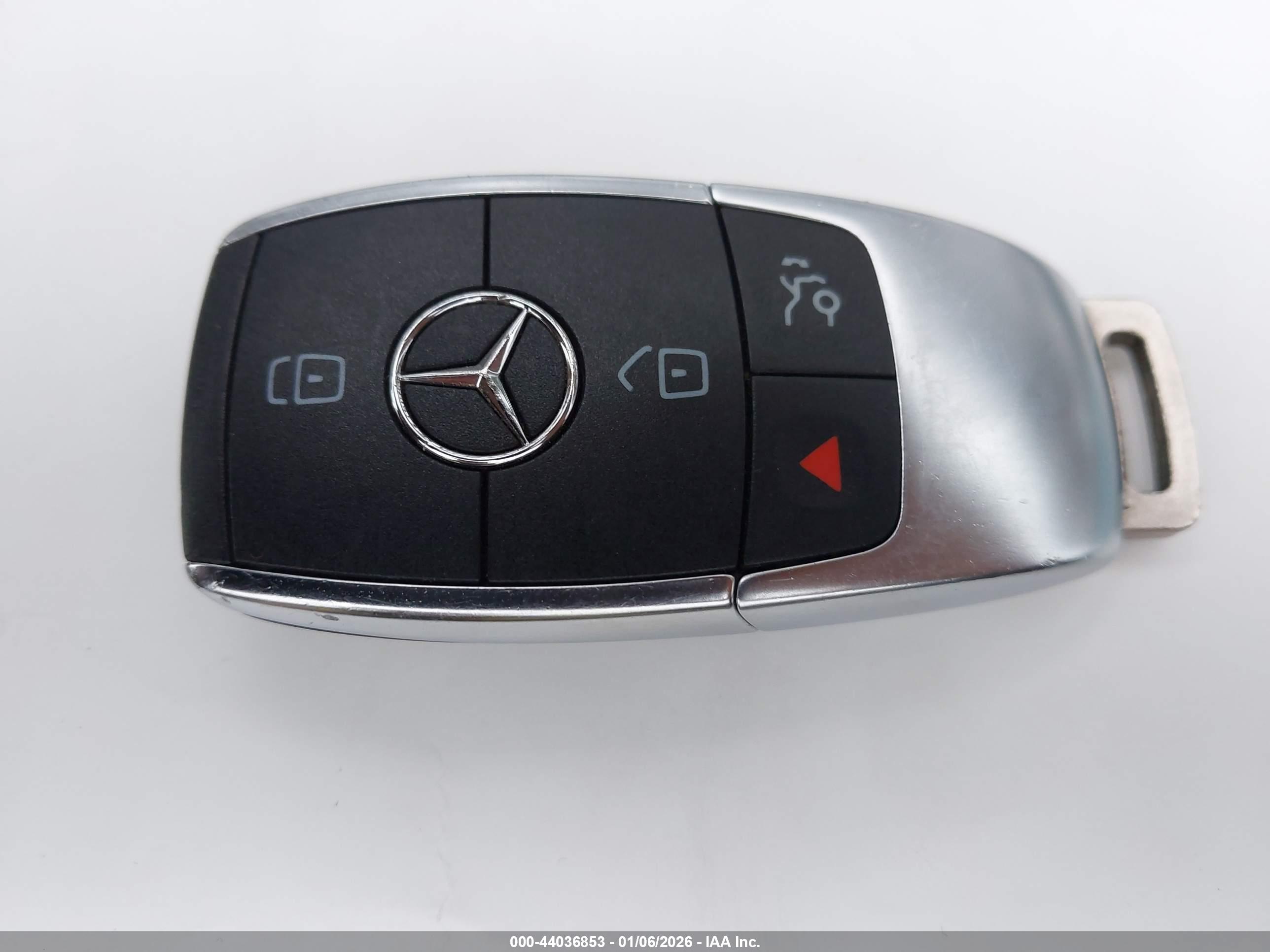 MERCEDES-BENZ C image 11