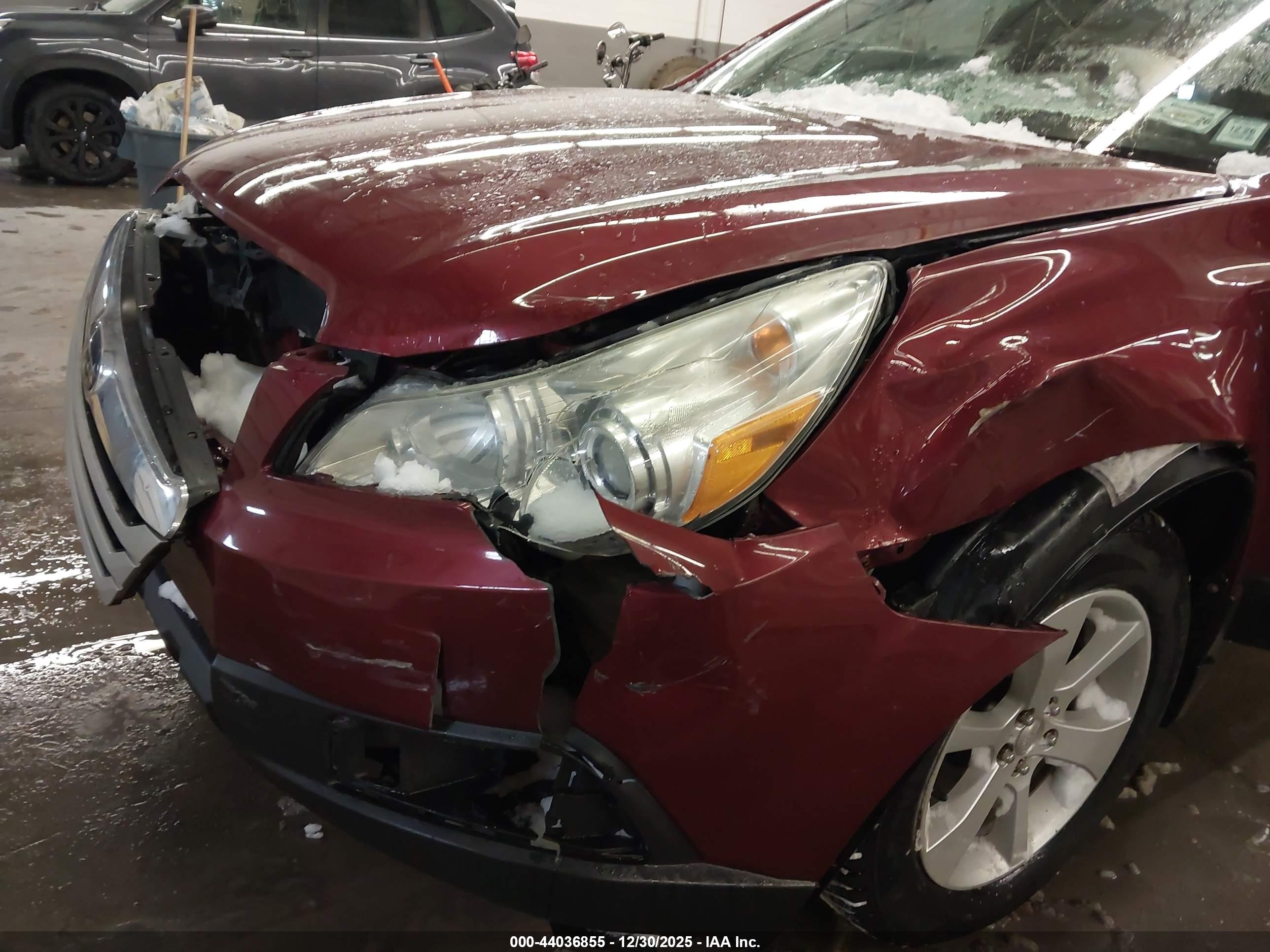 SUBARU OUTBACK image 6