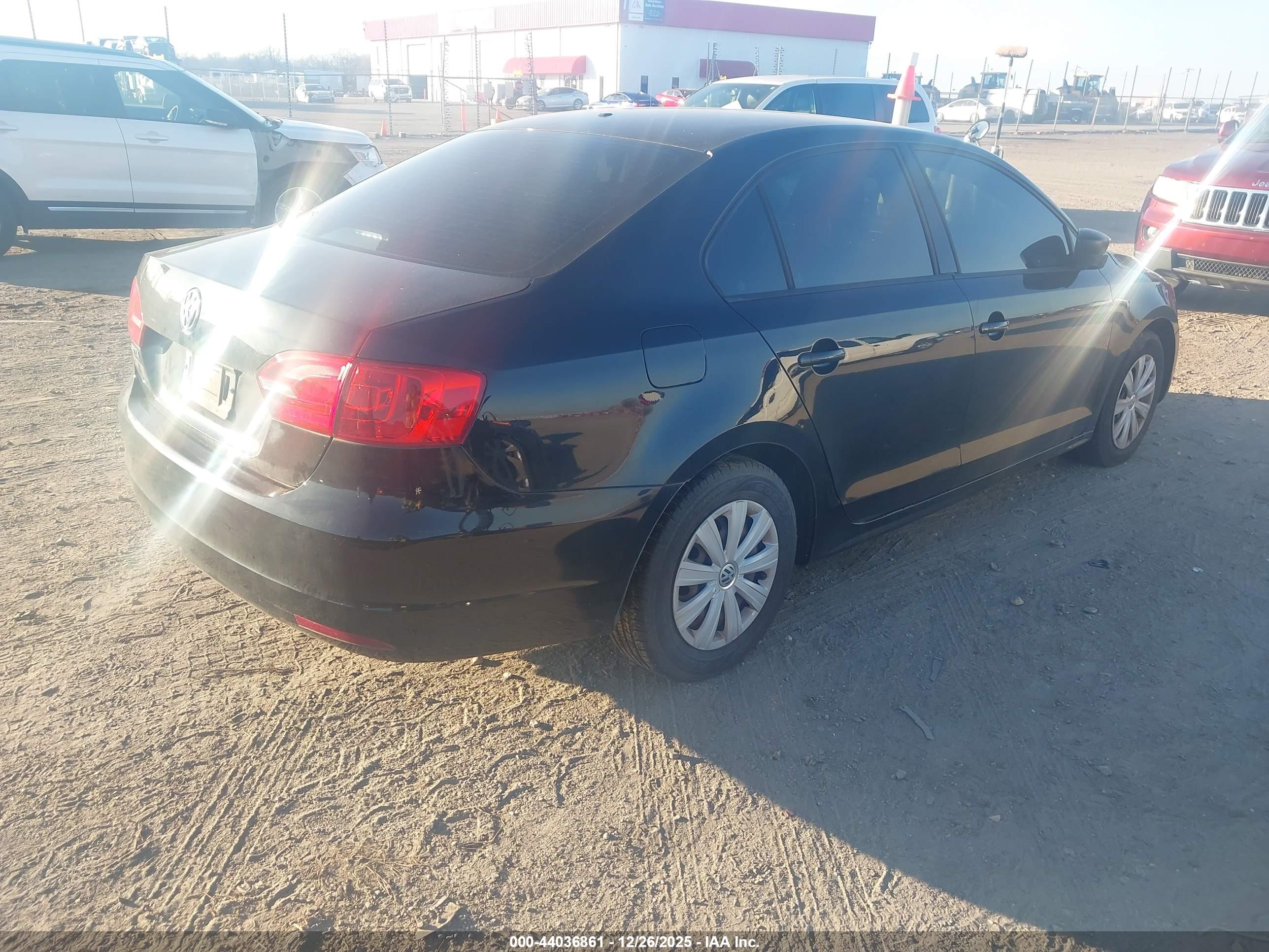 VOLKSWAGEN JETTA image 4