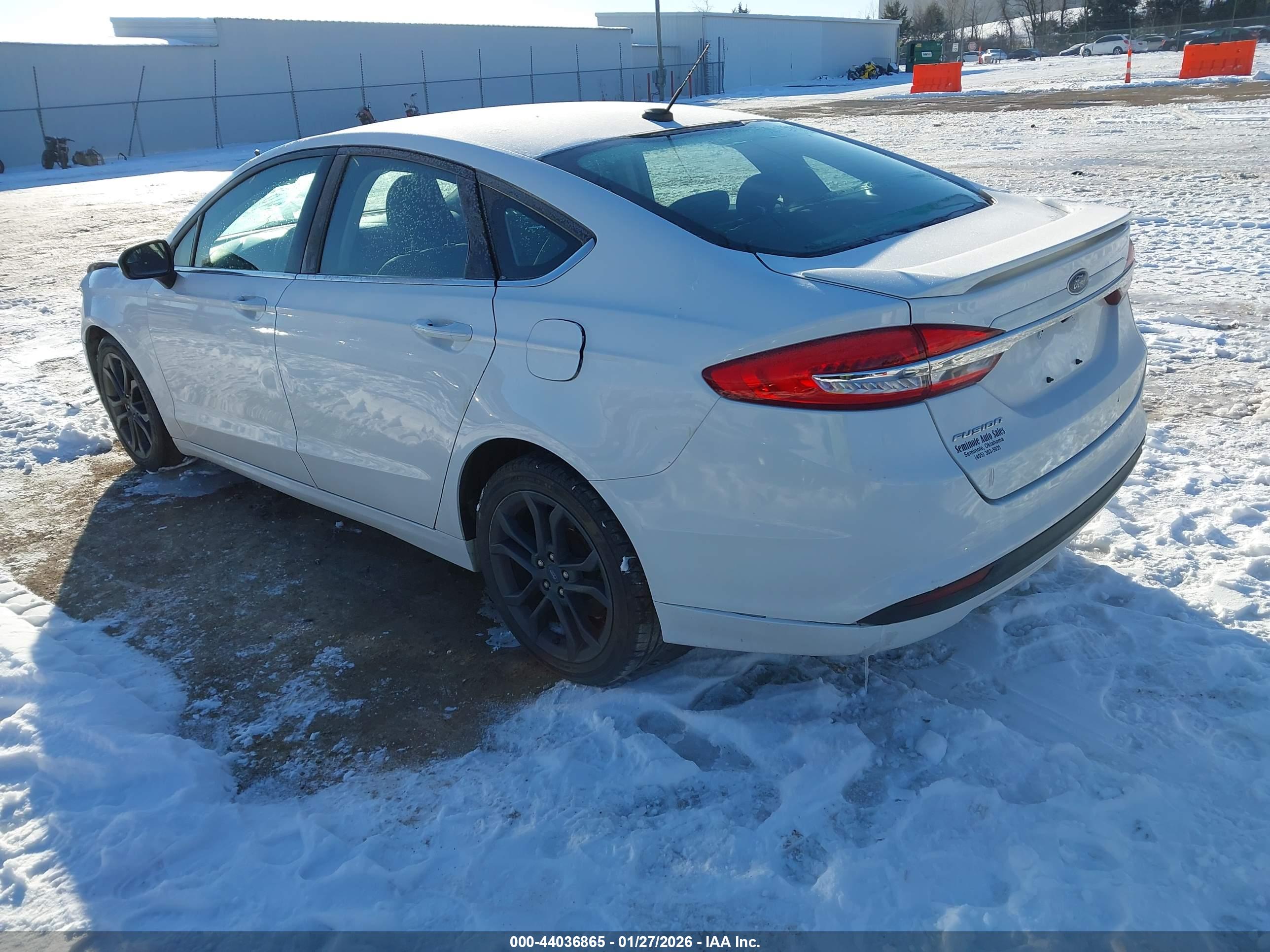 FORD FUSION image 3