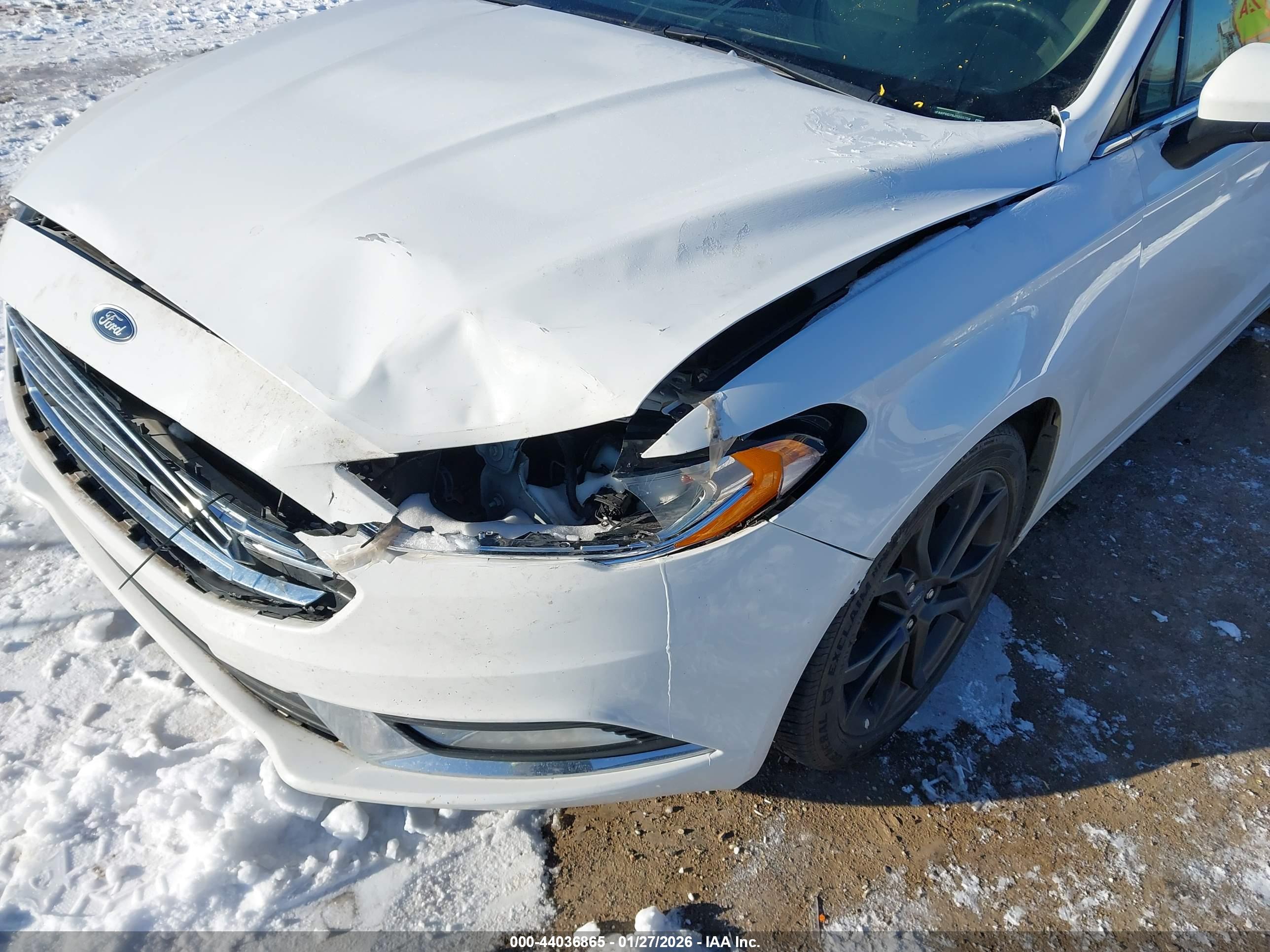 FORD FUSION image 6