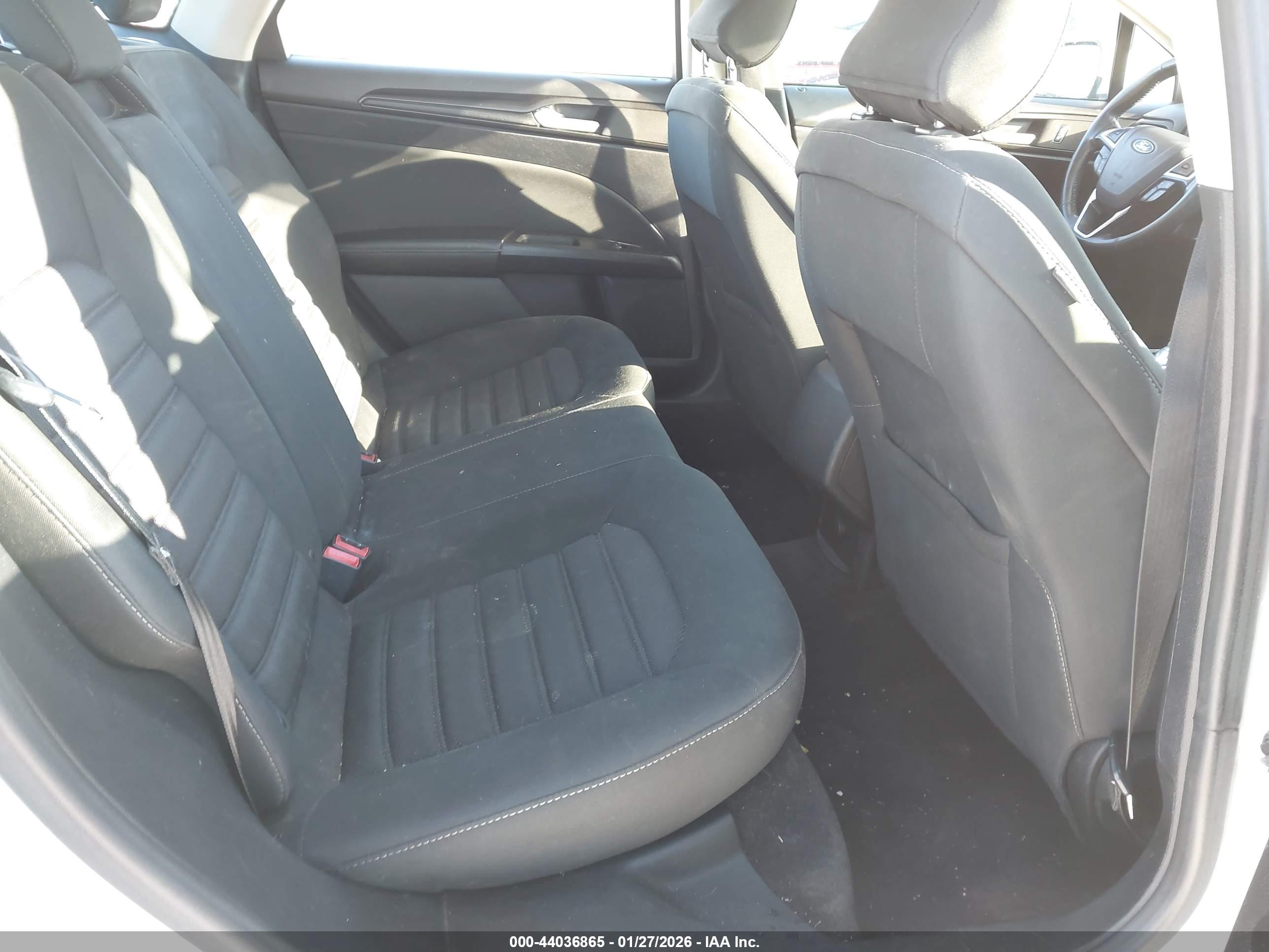 FORD FUSION image 8