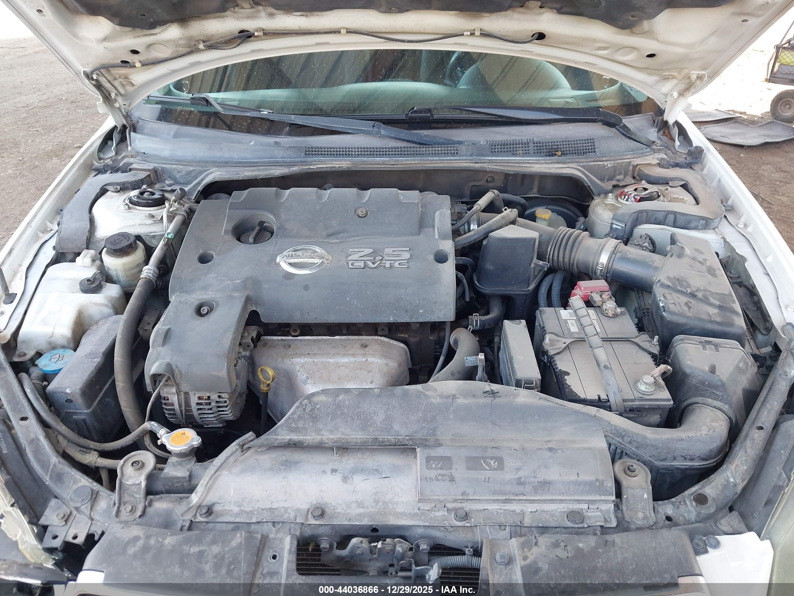 NISSAN ALTIMA image 10