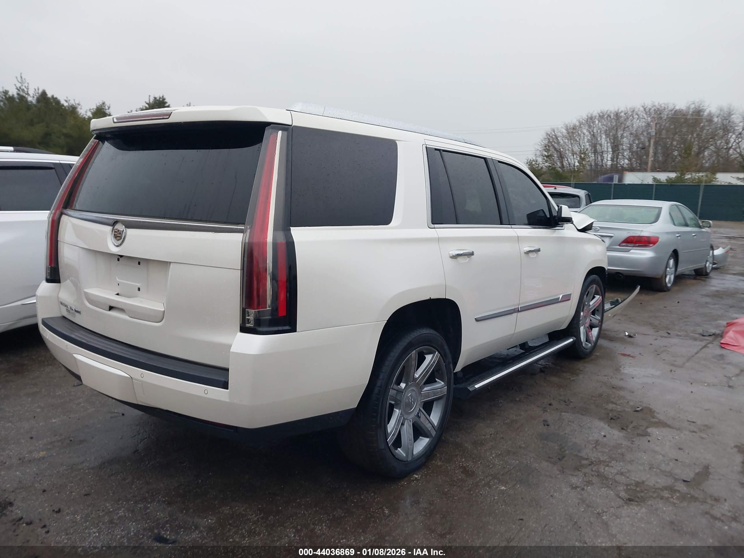 CADILLAC ESCALADE image 4