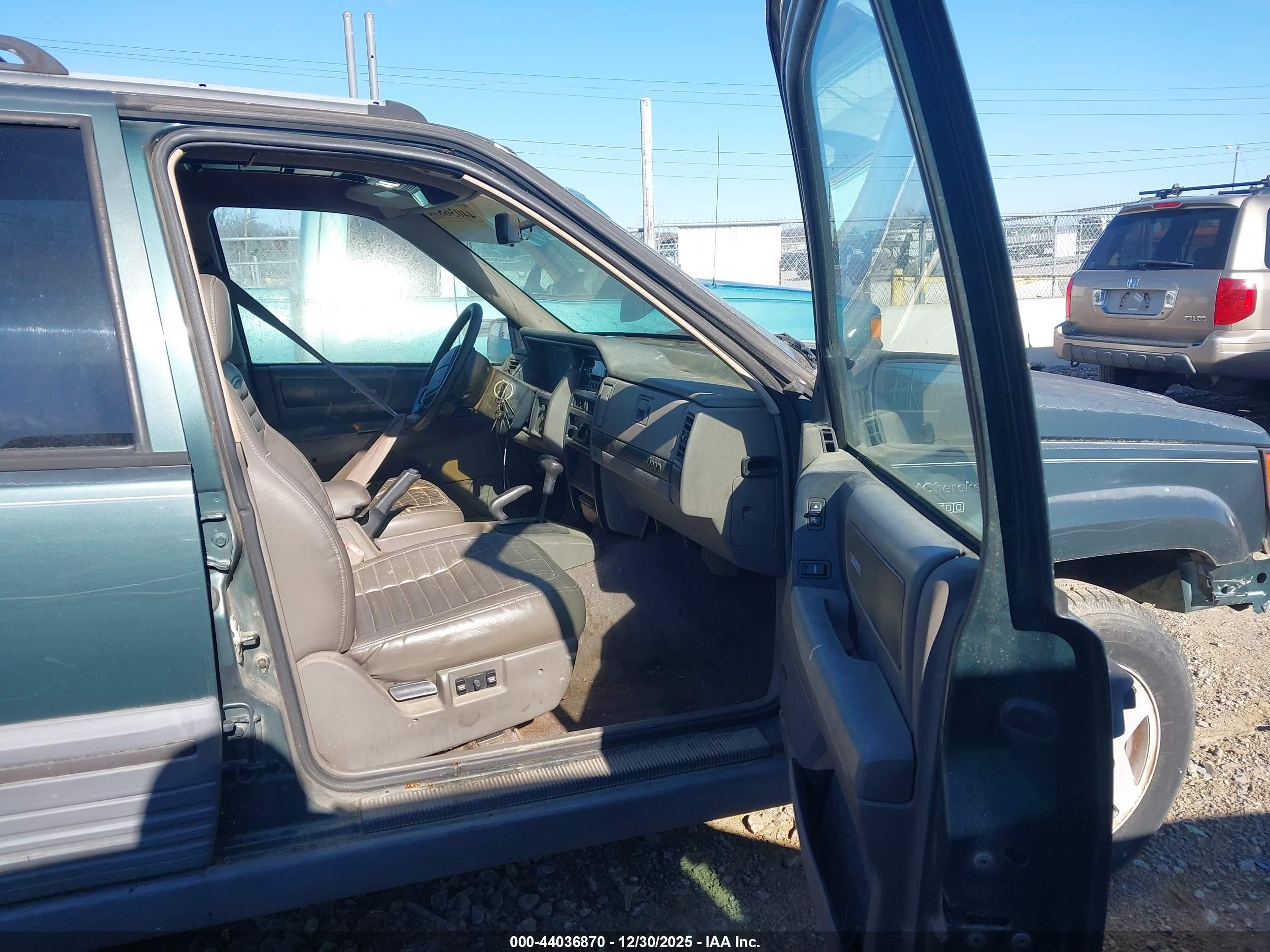 JEEP GRAND image 5