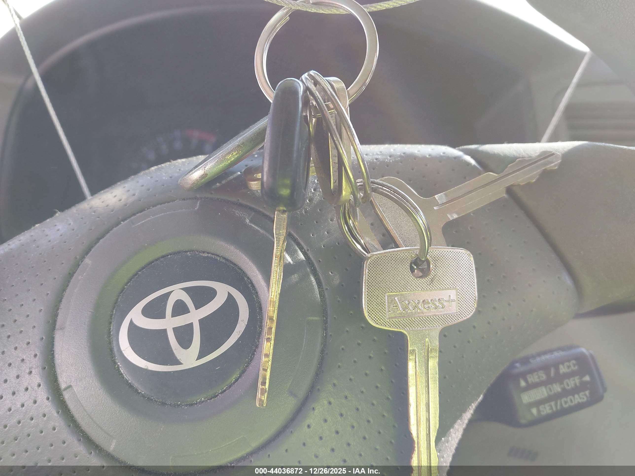 TOYOTA COROLLA image 11