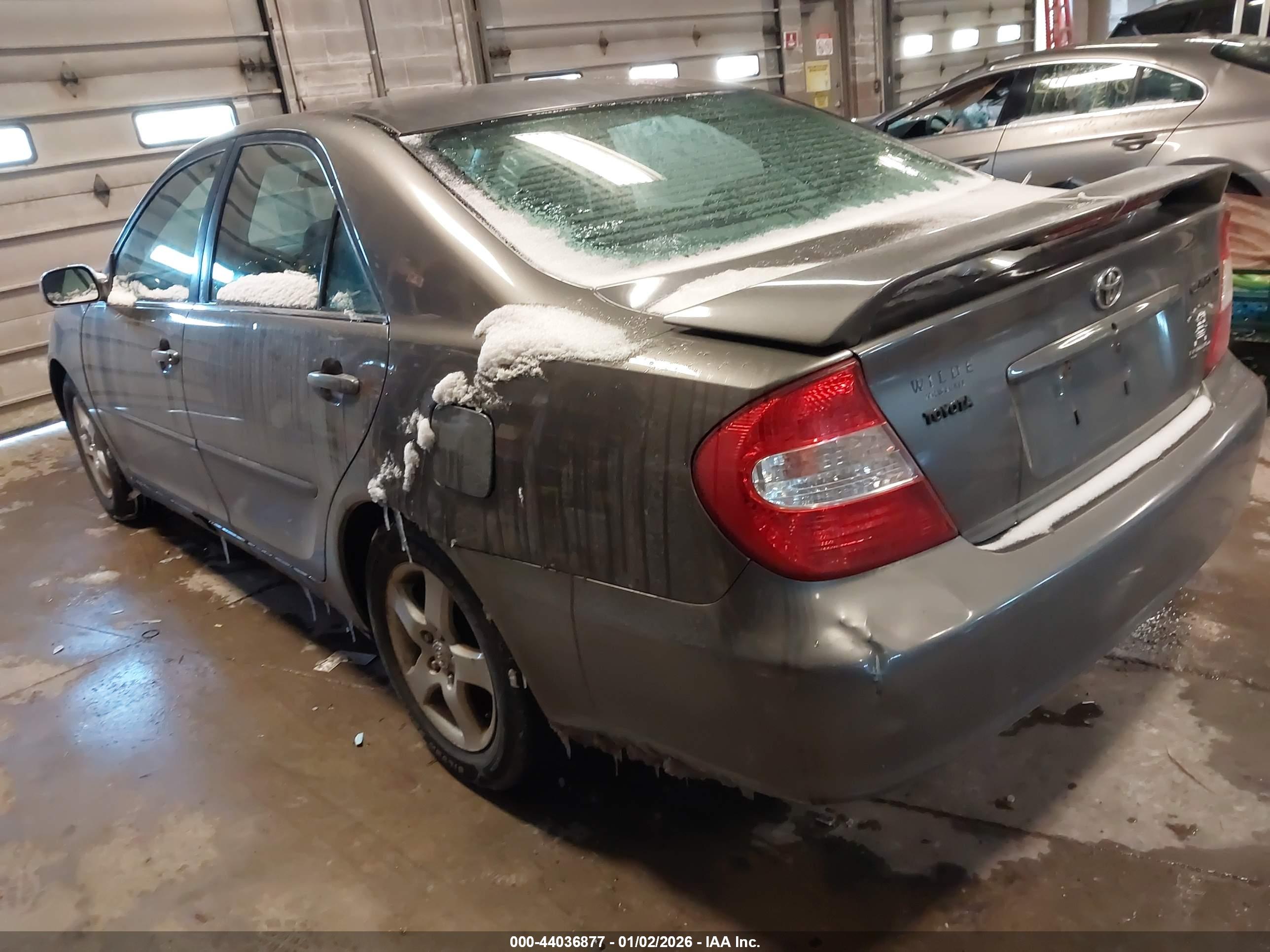 TOYOTA CAMRY image 3