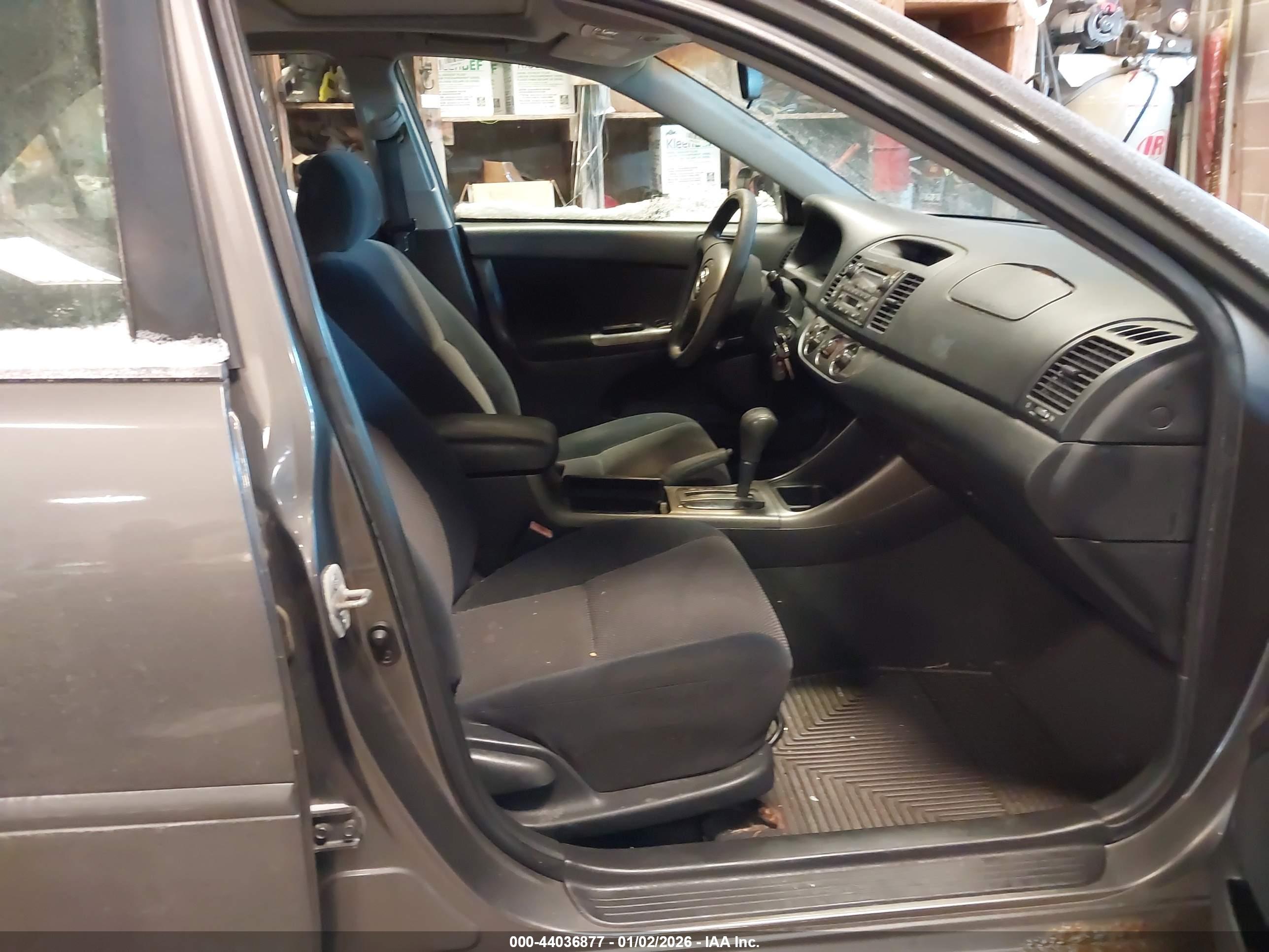 TOYOTA CAMRY image 5