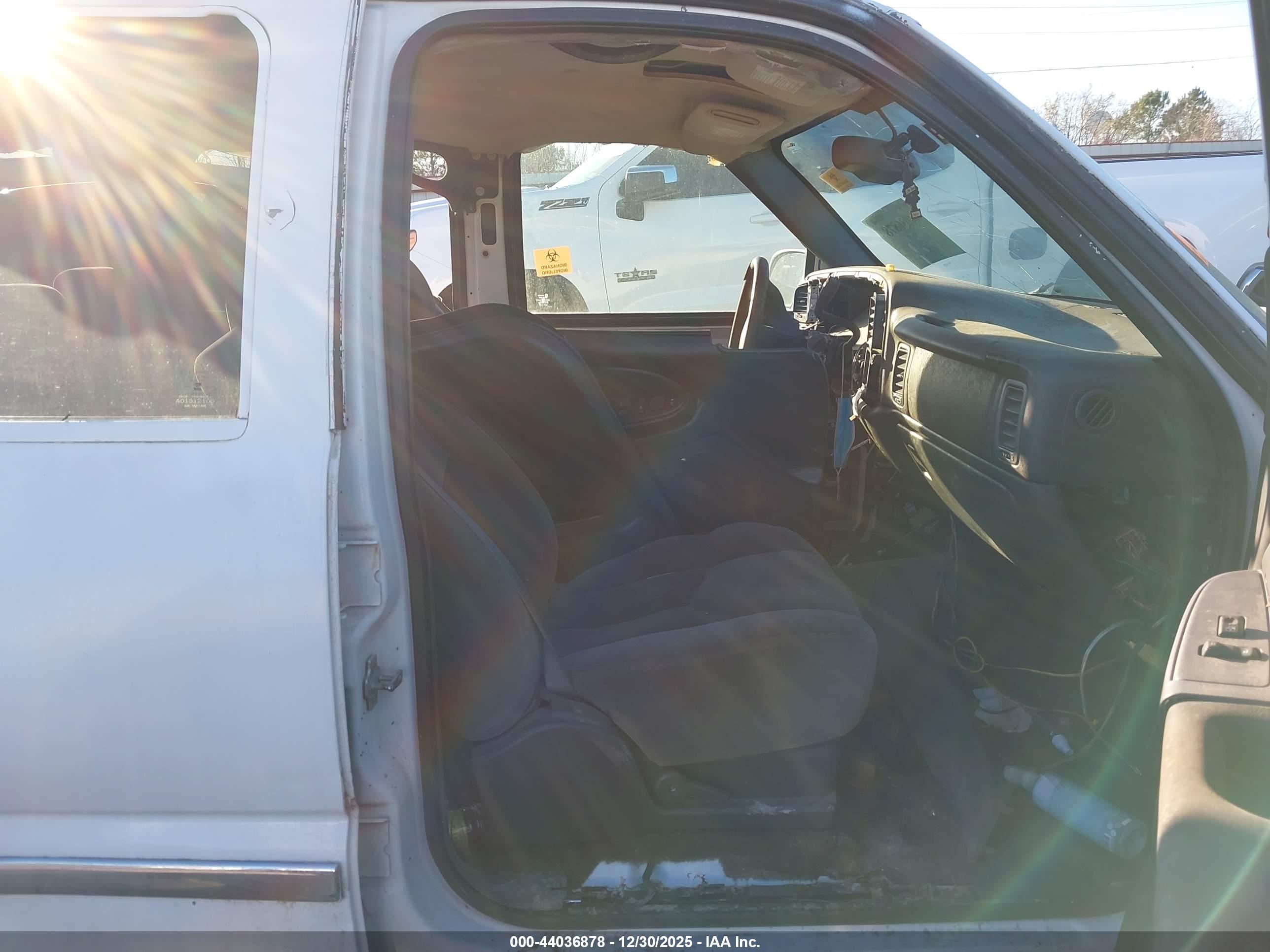 GMC SIERRA image 5