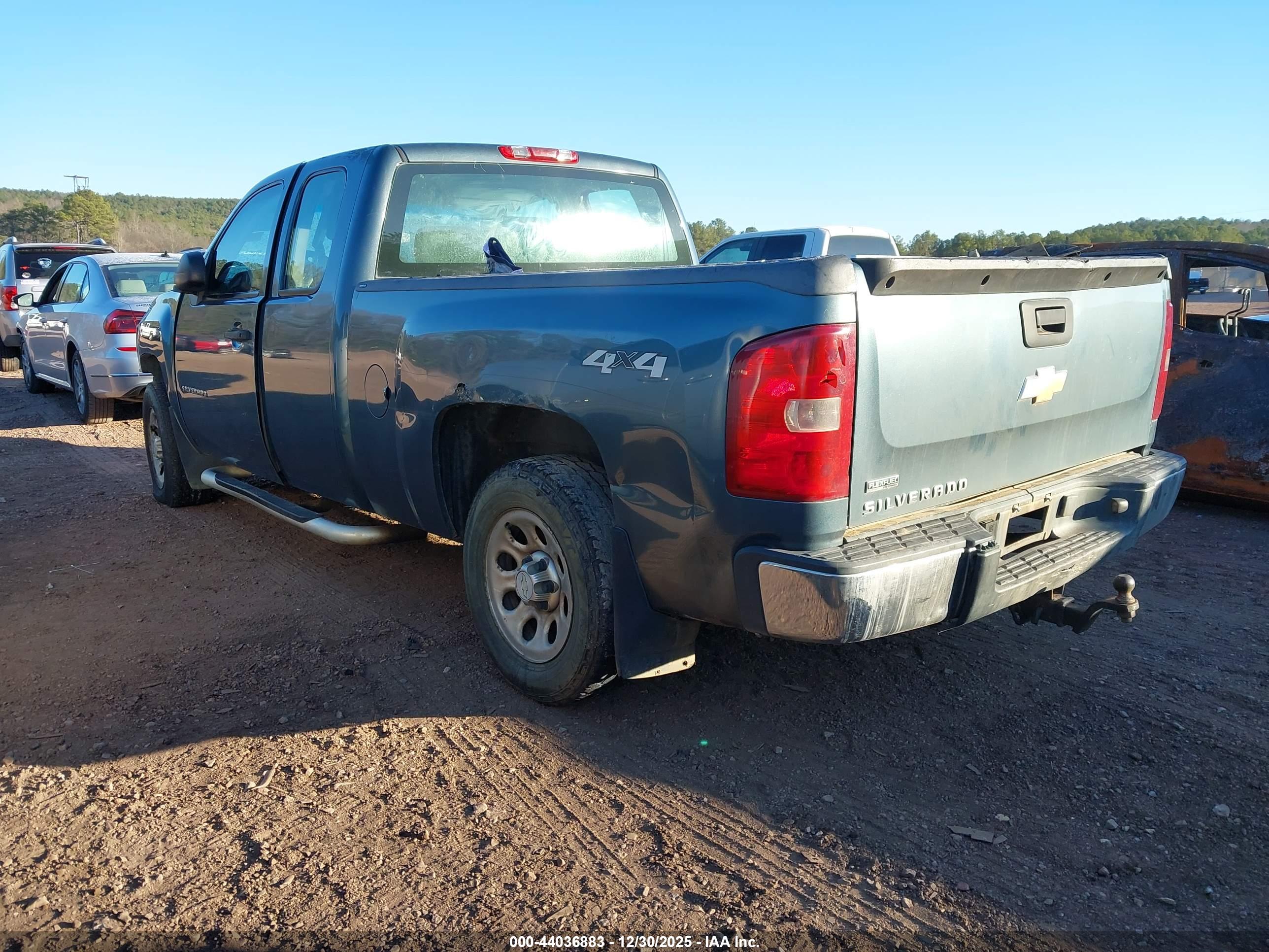 CHEVROLET SILVERADO image 3