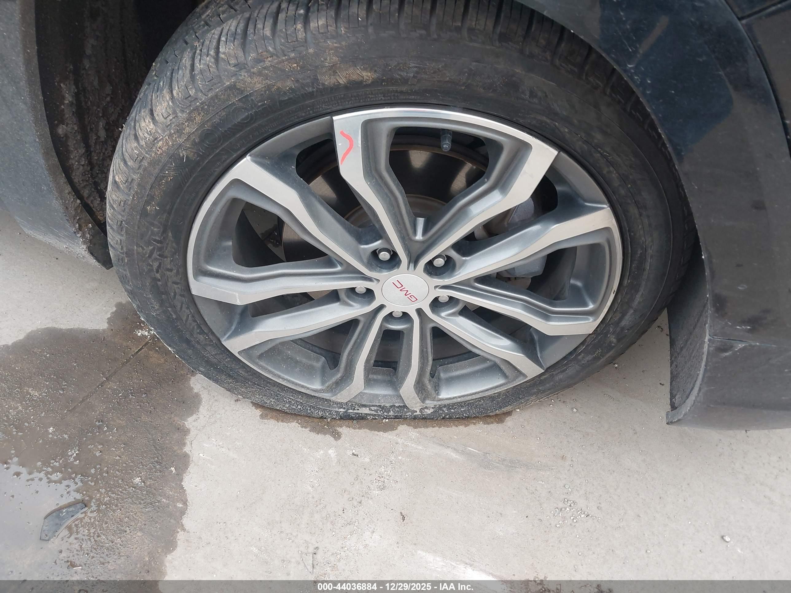 GMC TERRAIN image 6