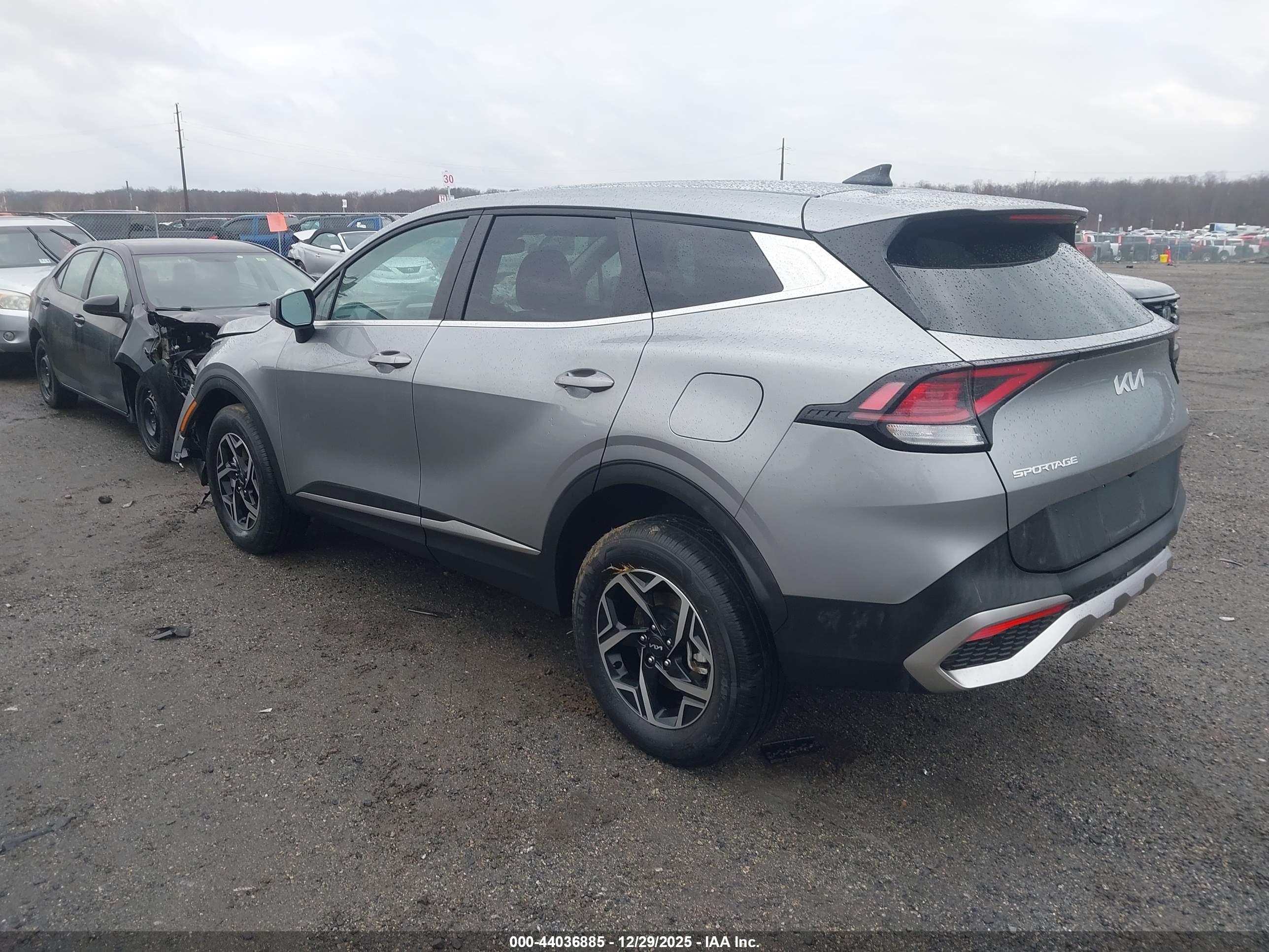 KIA SPORTAGE image 3