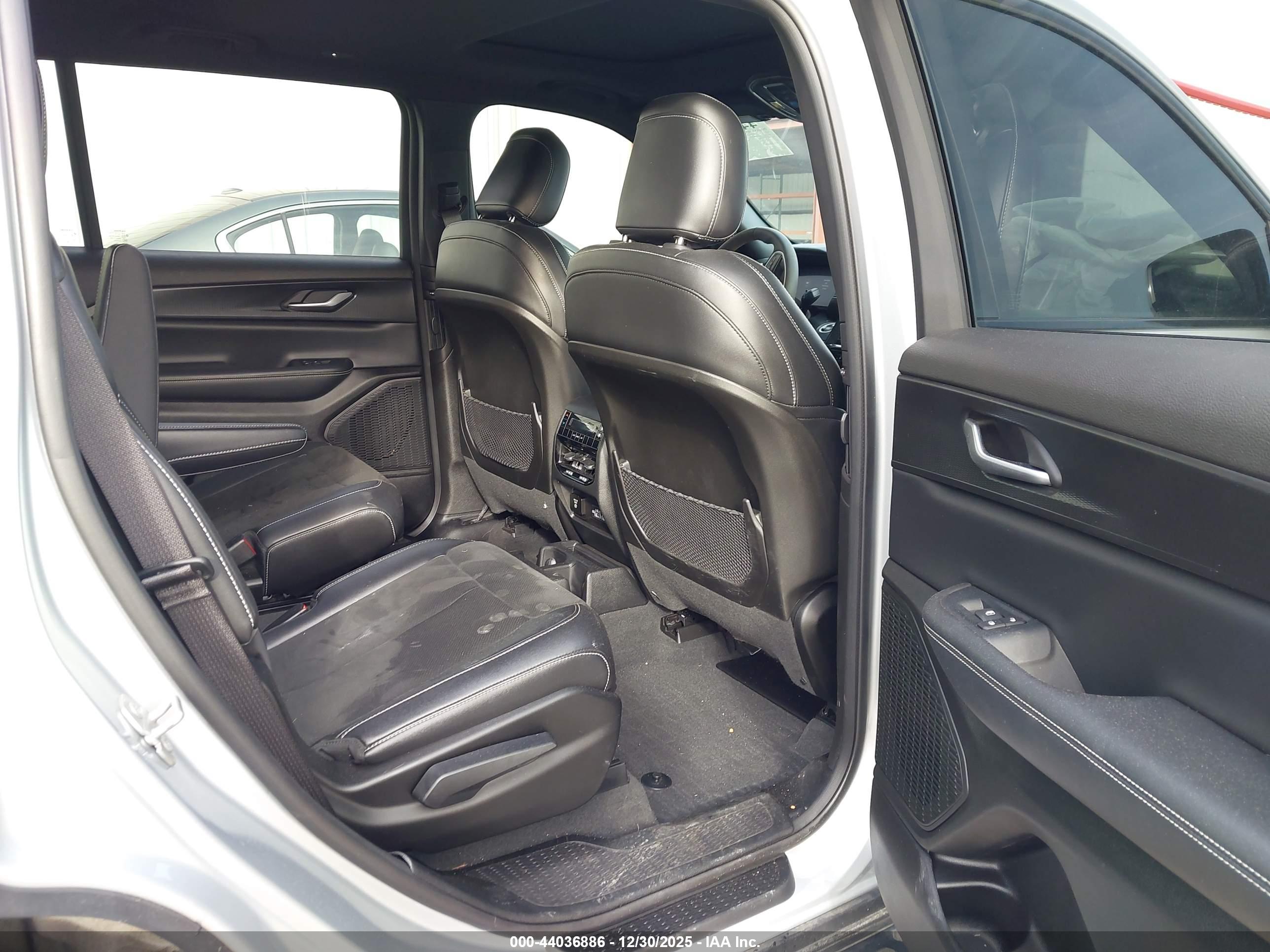 JEEP GRAND image 8