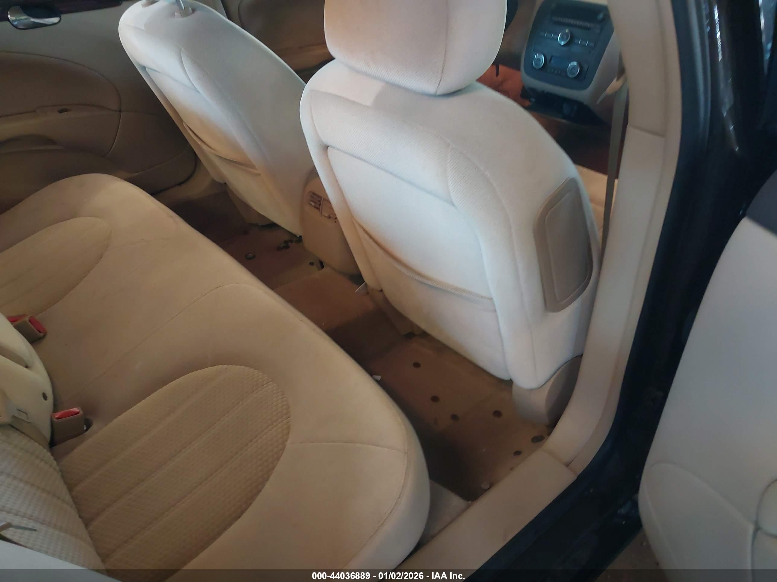 BUICK LUCERNE image 8