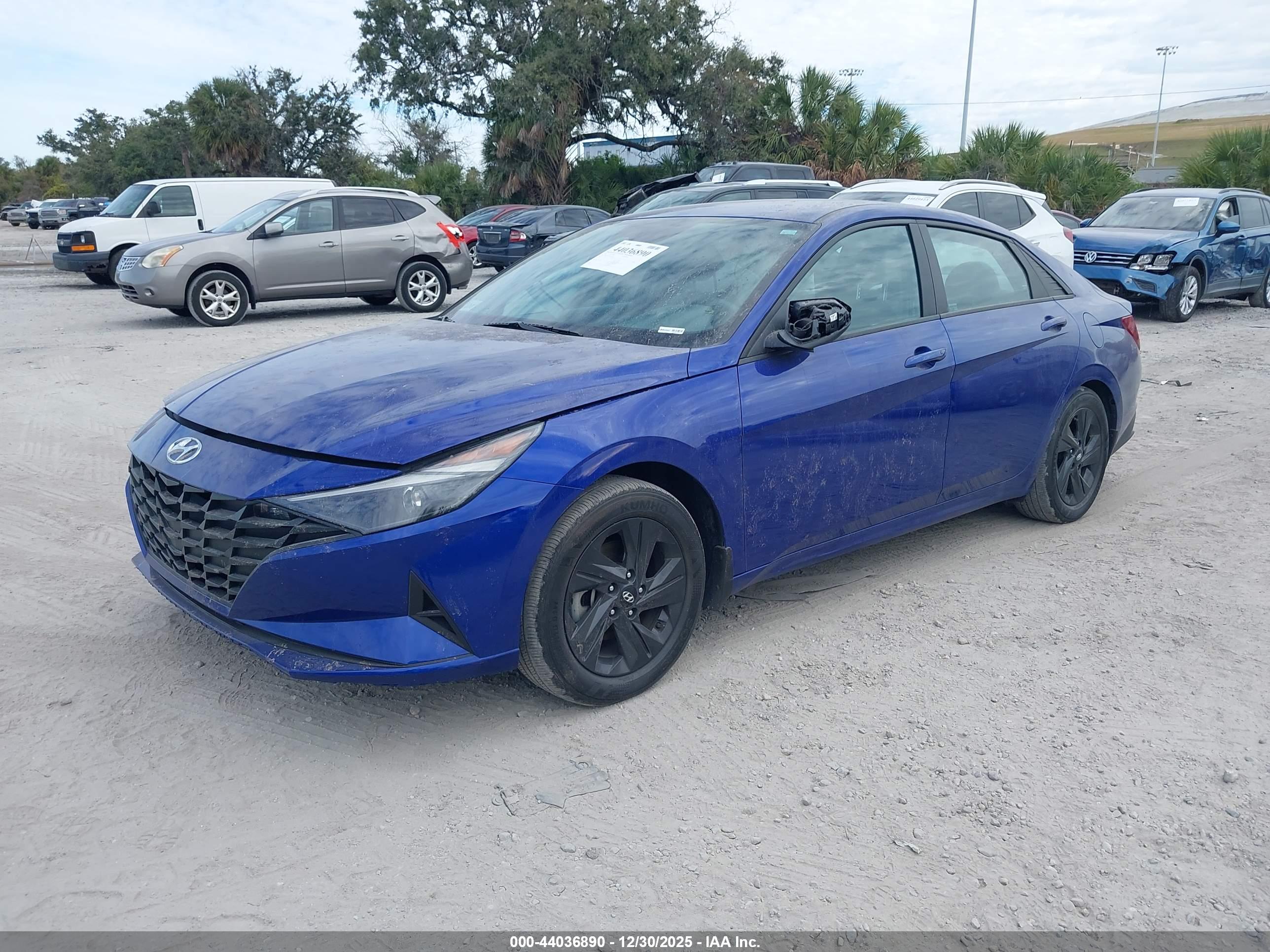 HYUNDAI ELANTRA image 2