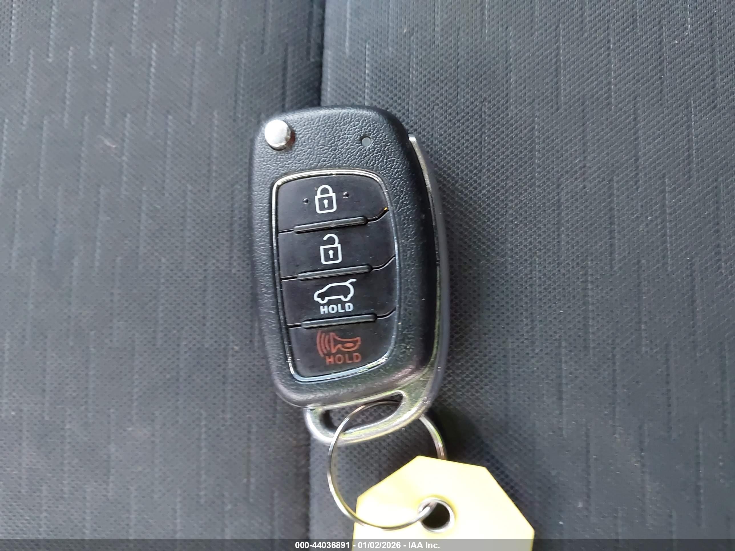 HYUNDAI TUCSON image 11