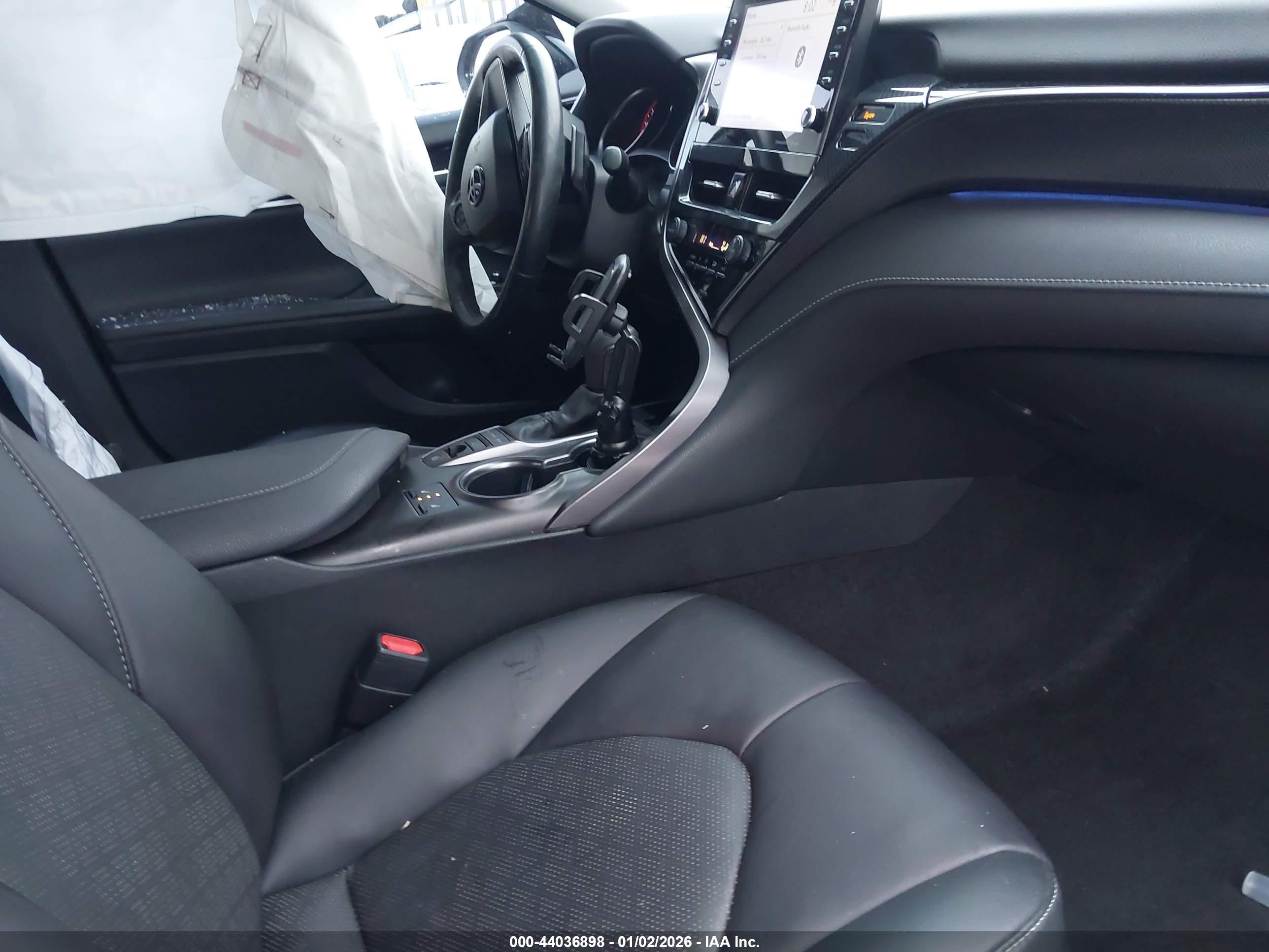 TOYOTA CAMRY image 5
