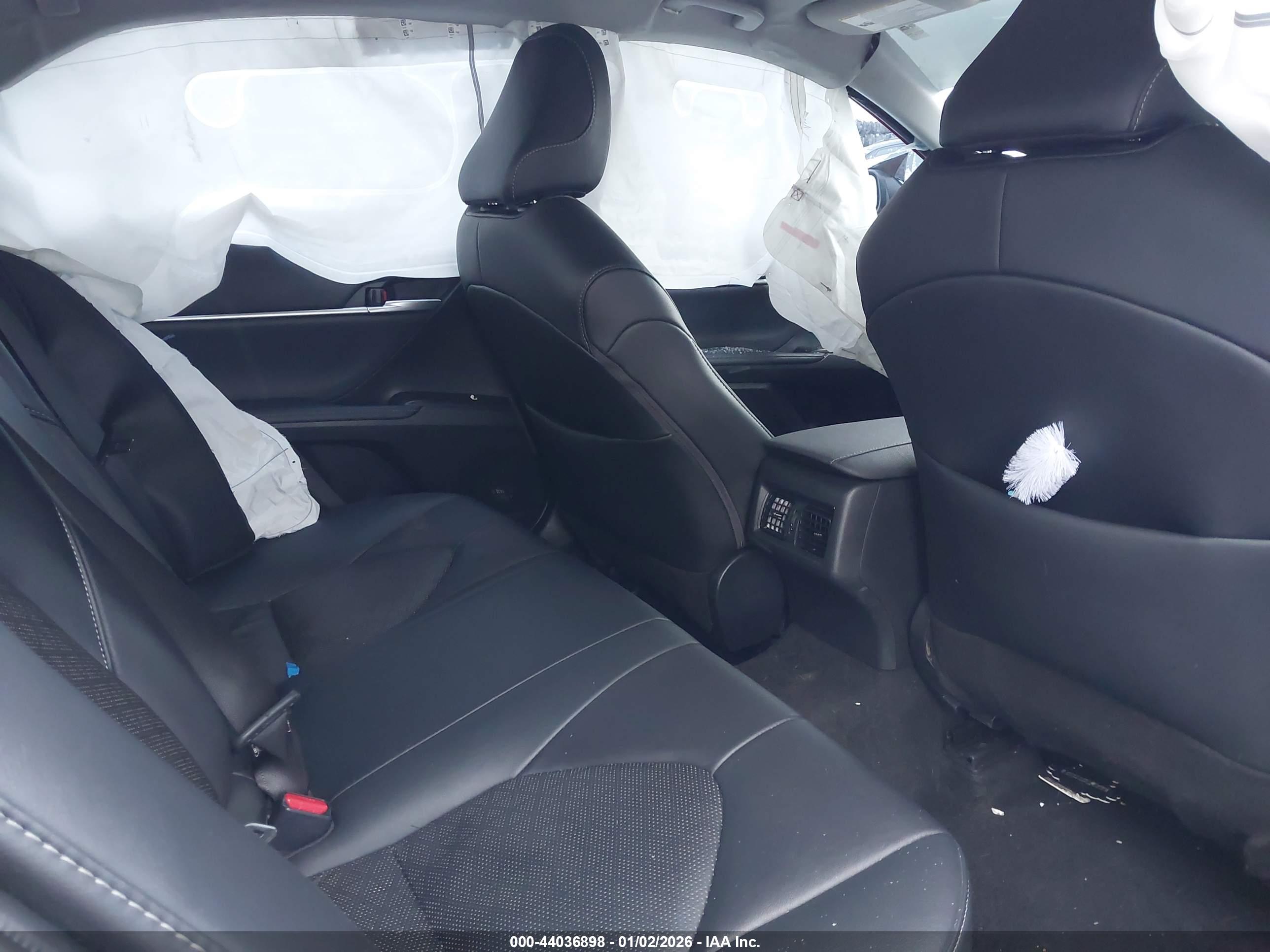 TOYOTA CAMRY image 8