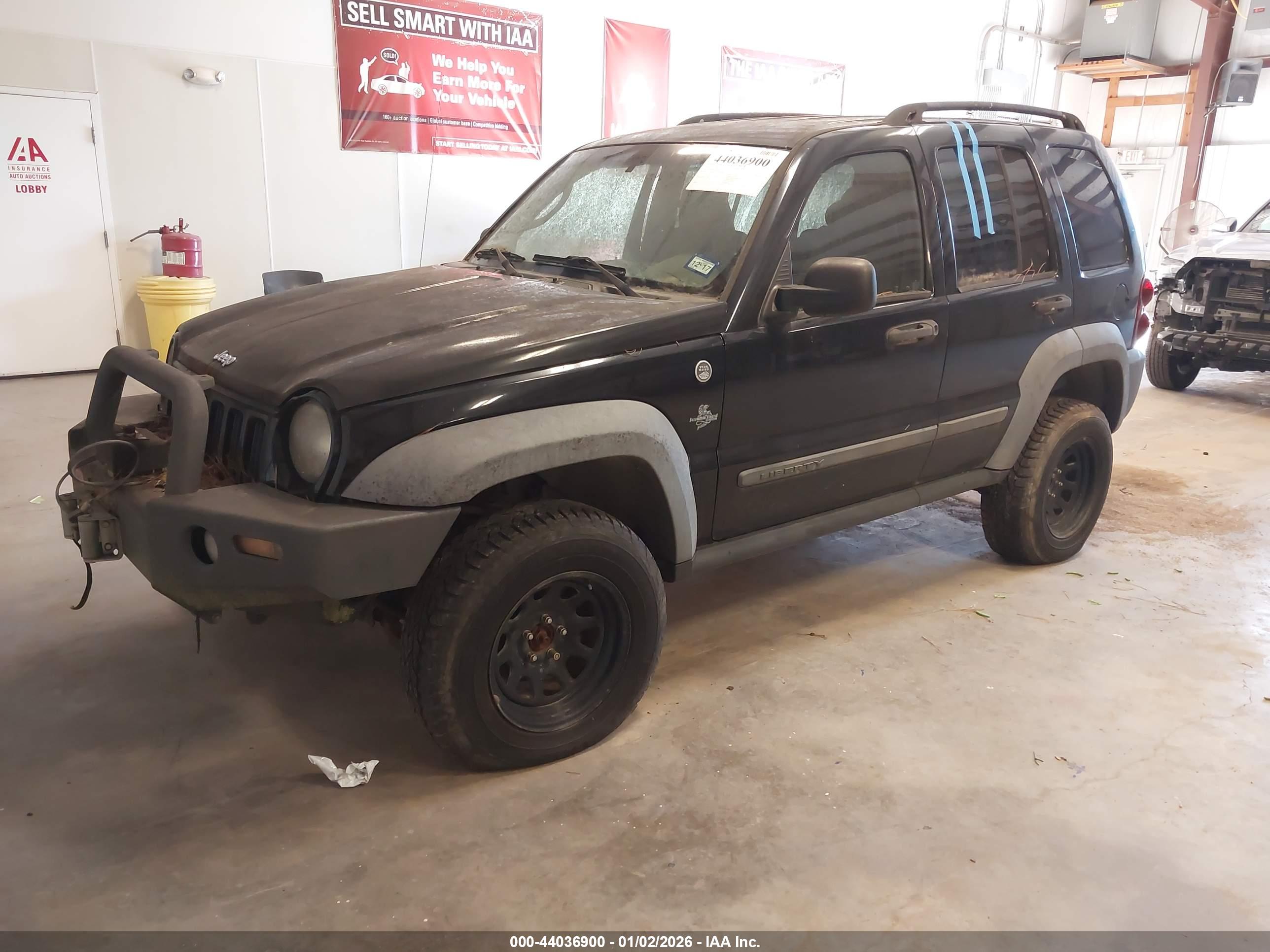 JEEP LIBERTY image 2