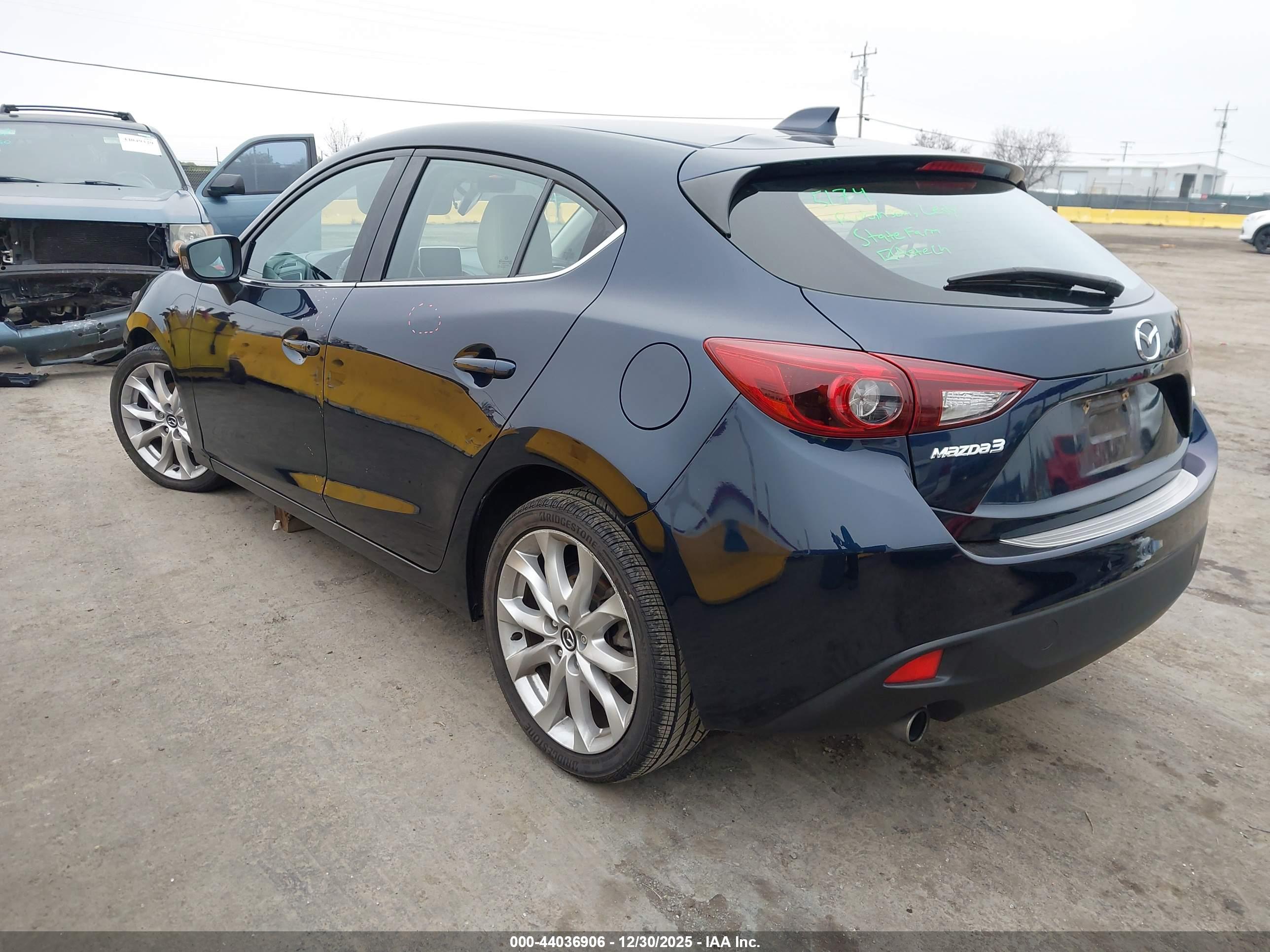 MAZDA MAZDA3 image 3