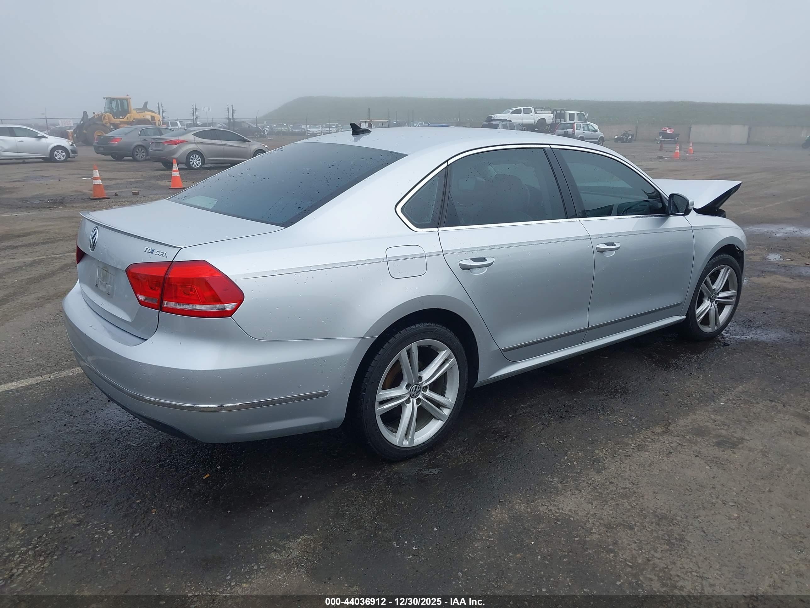 VOLKSWAGEN PASSAT image 4