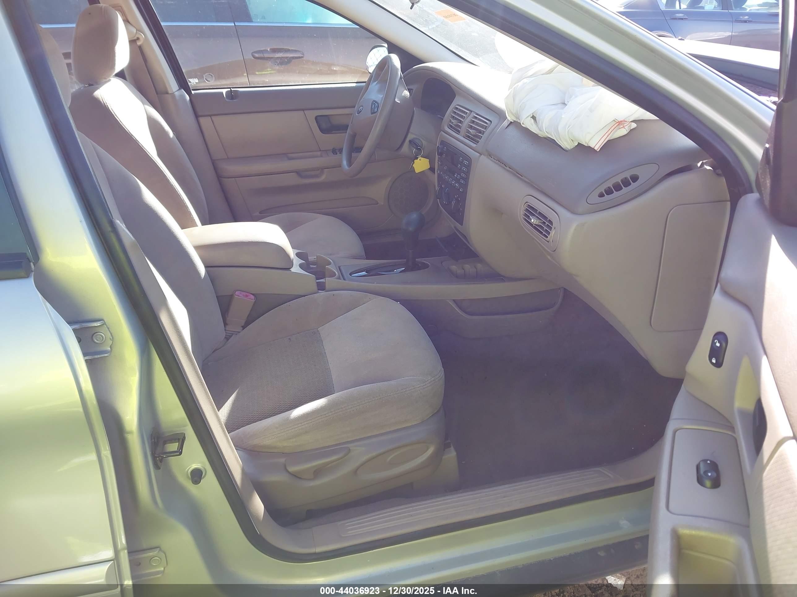 FORD TAURUS image 5
