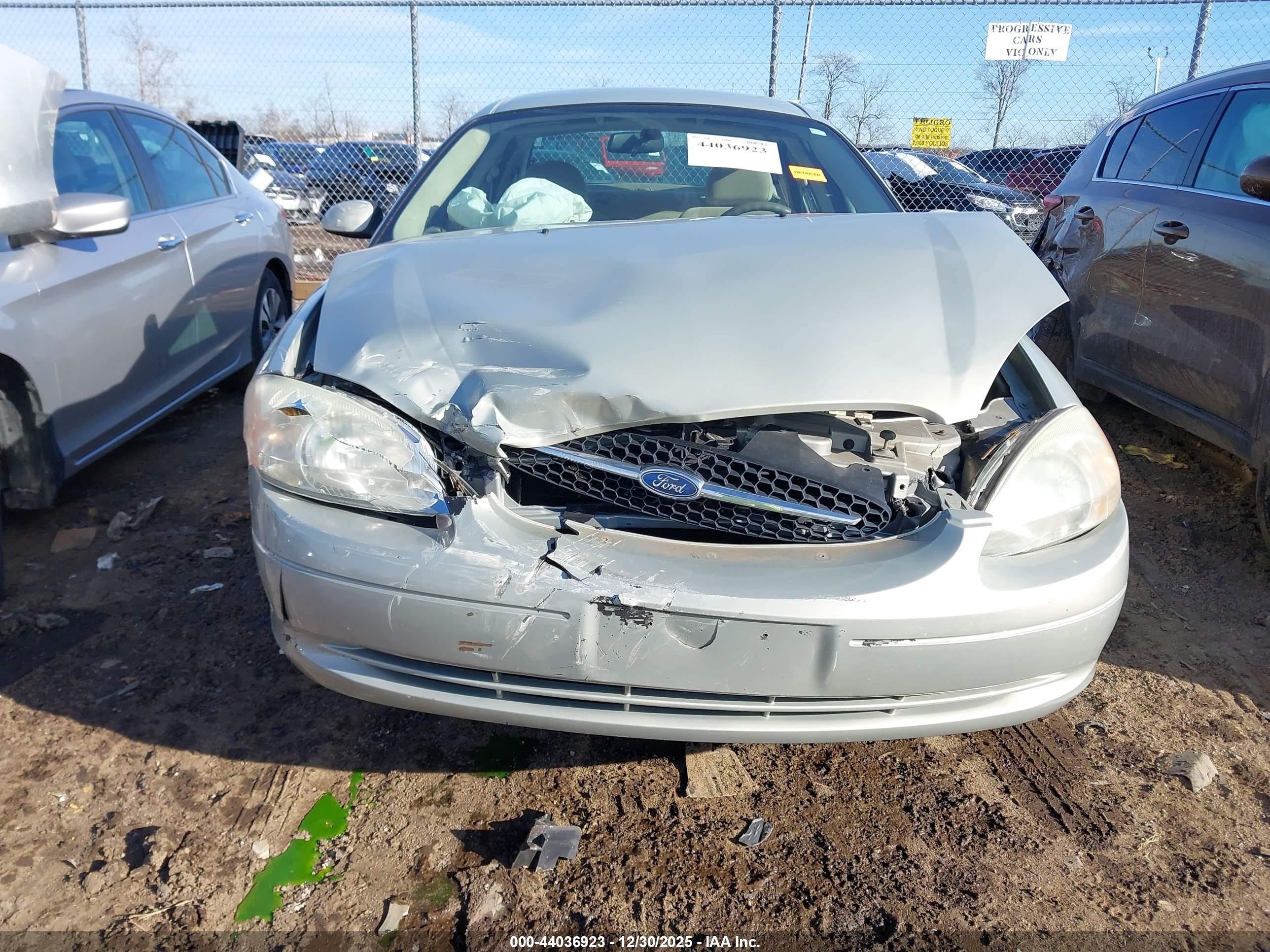 FORD TAURUS image 6