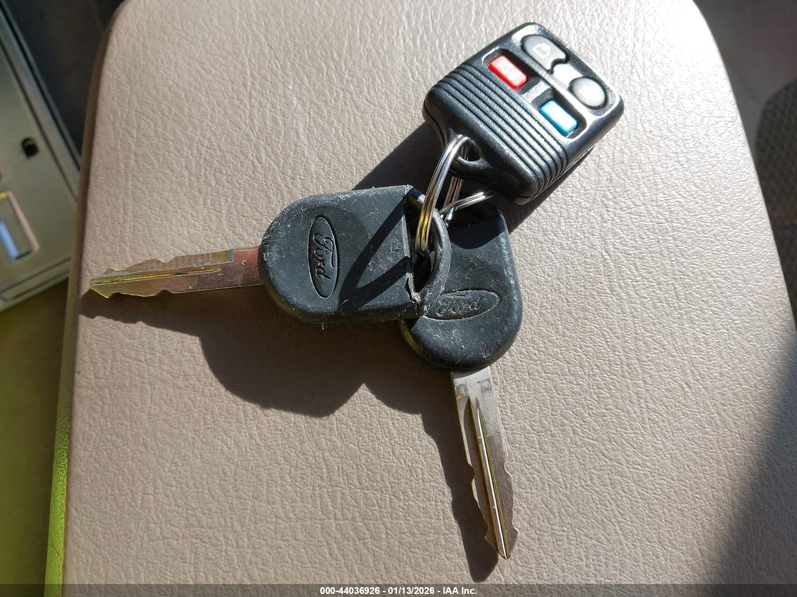 FORD EXPLORER image 11